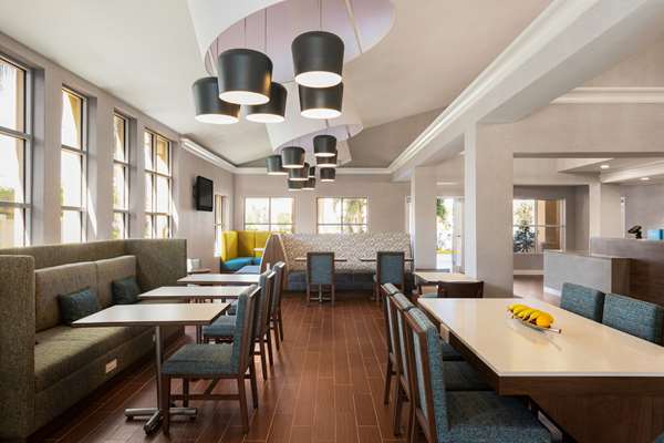 Amenities - Hampton Inn & Suites Fort Lauderdale Airport Hollywood - I-95, Exit 22