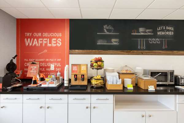 Amenities - Hampton Inn & Suites Fort Lauderdale Airport Hollywood - I-95, Exit 22