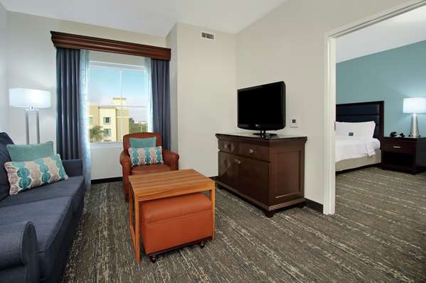  - Homewood Suites by Hilton Airport Dania Beach - I-95, Exit 23