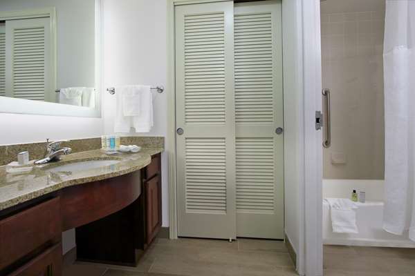  - Homewood Suites by Hilton Airport Dania Beach - I-95, Exit 23