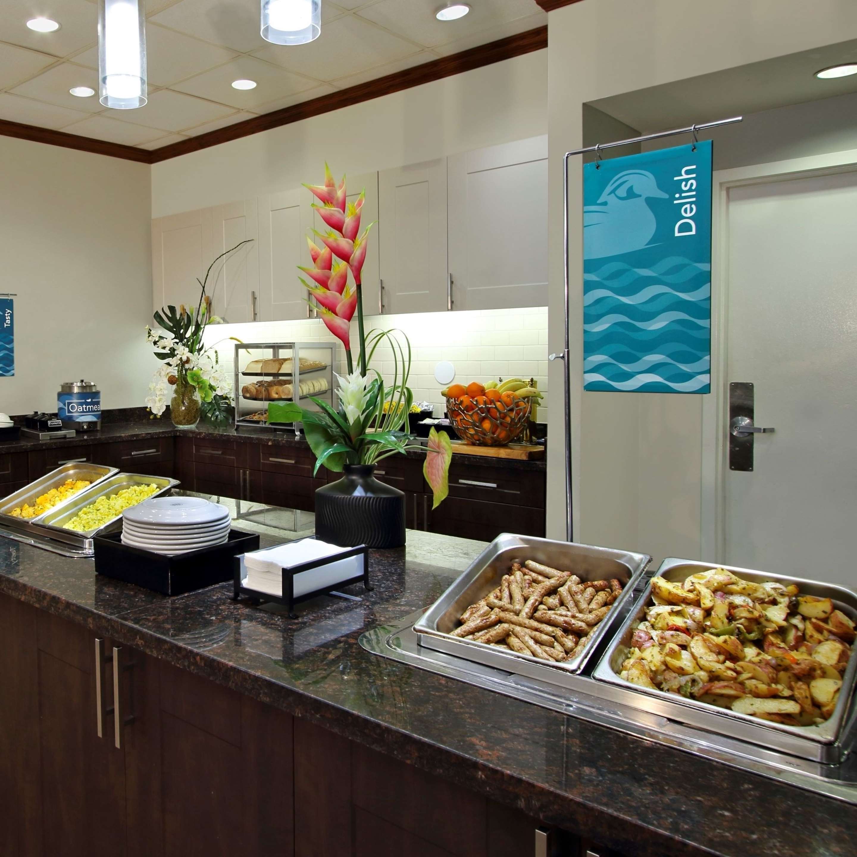 Breakfast Area | Homewood Suites by Hilton Ft. Lauderdale Airport-Cruise Port