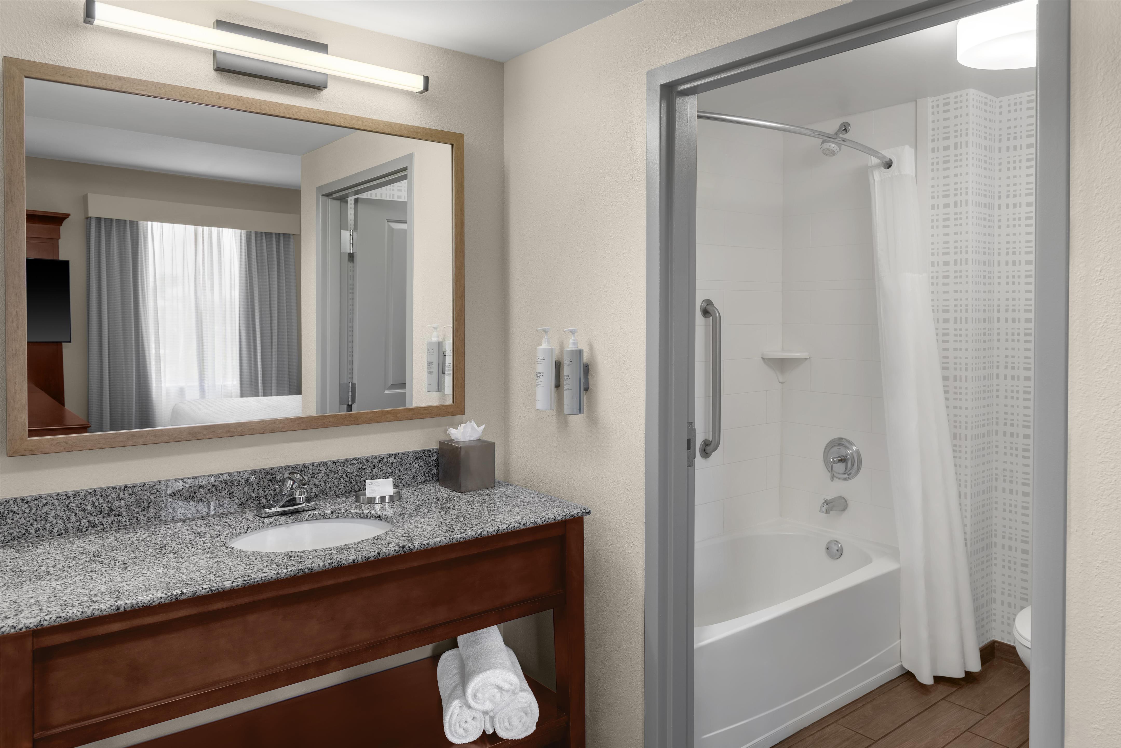 Guest room bath