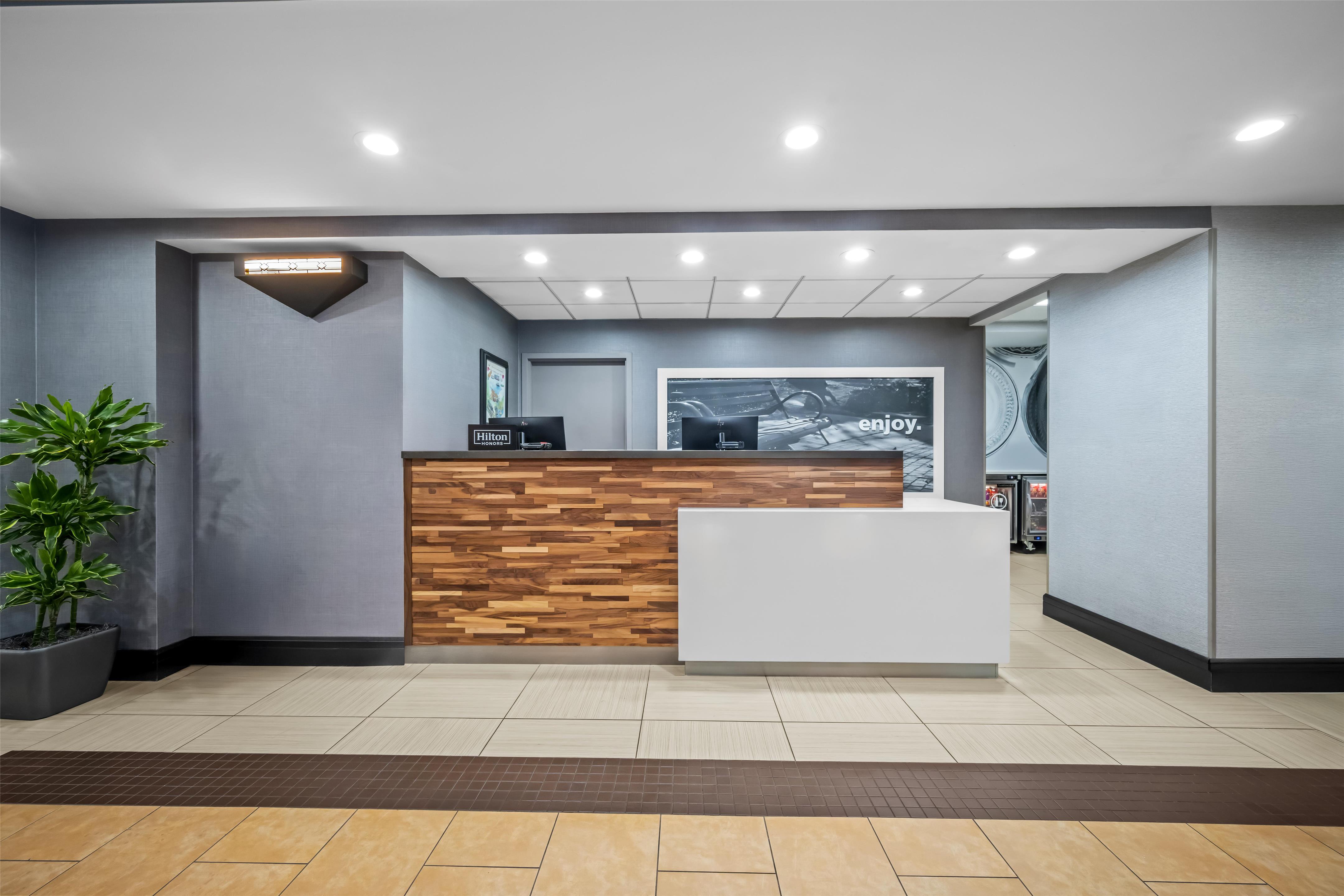 Reception | Hampton Inn & Suites Ft. Lauderdale West-Sawgrass/Tamarac
