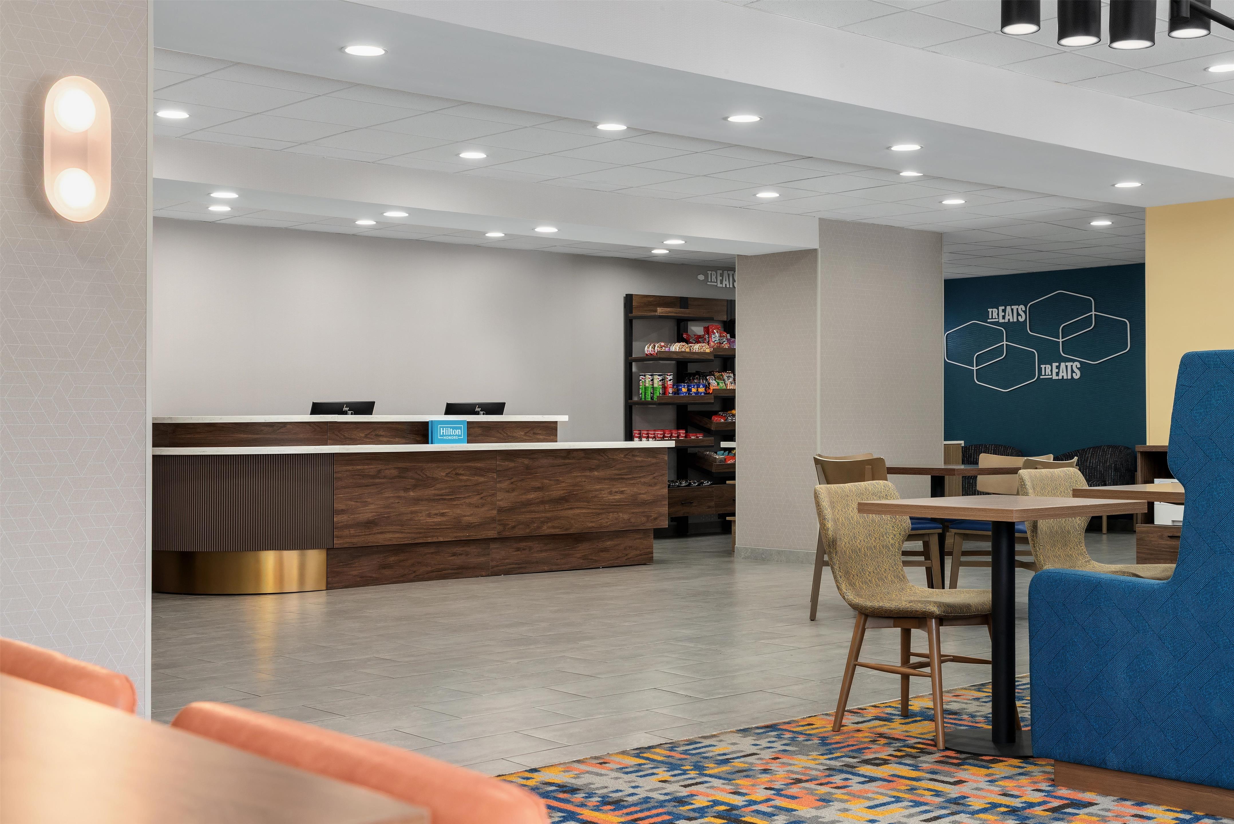Reception | Hampton Inn Farmville, VA