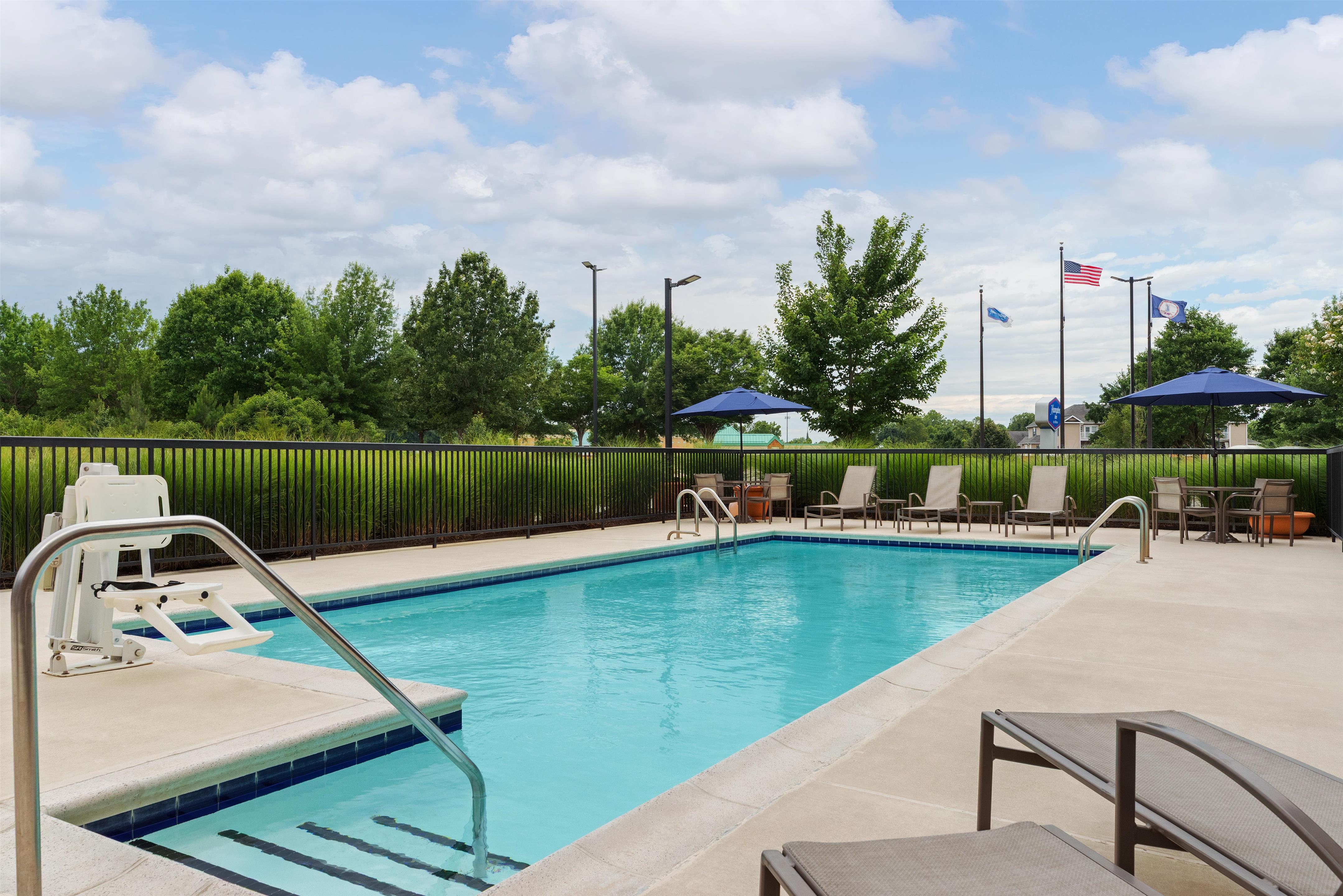 Pool | Hampton Inn Farmville, VA