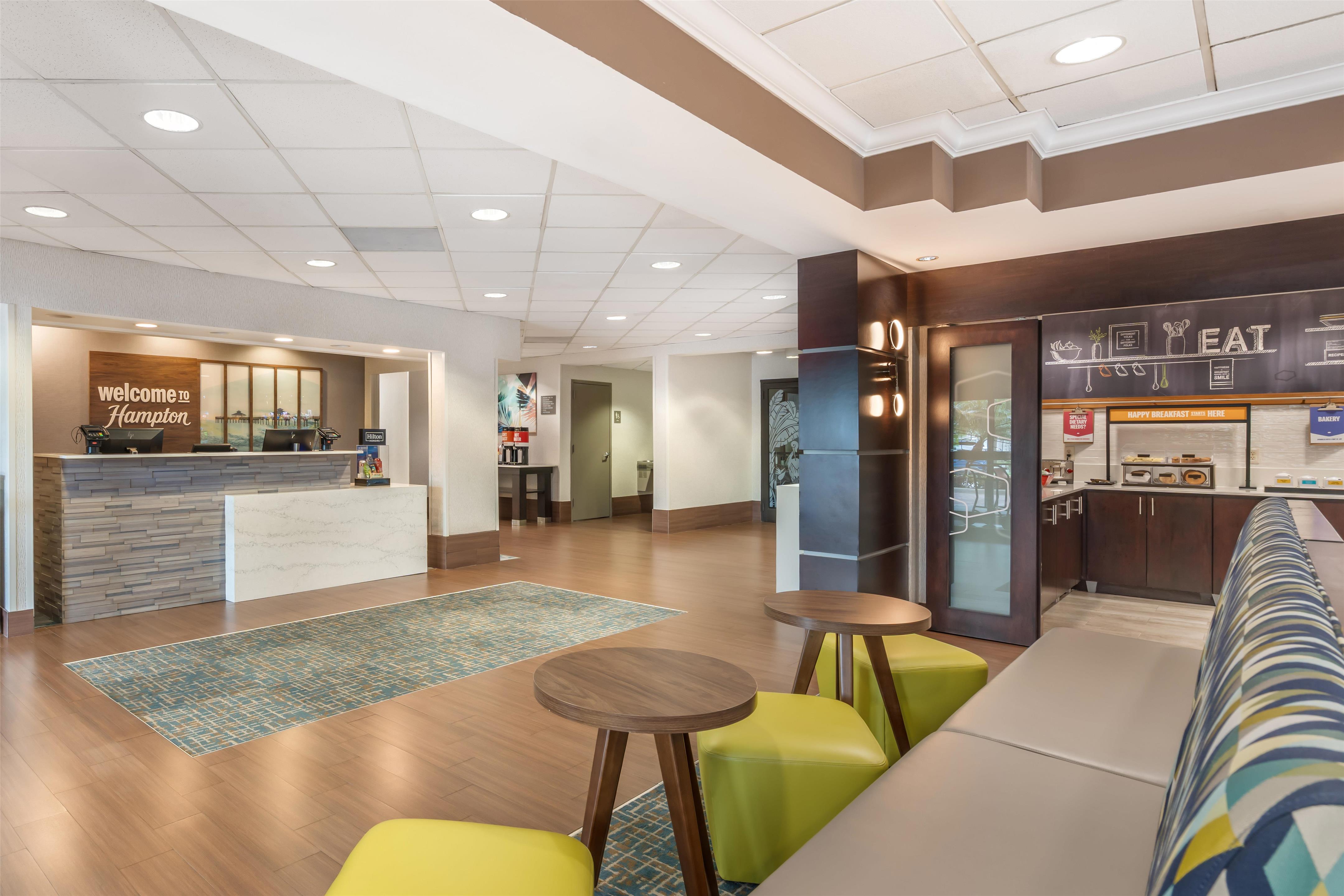 Reception | Hampton Inn Fort Myers-Airport & I-75