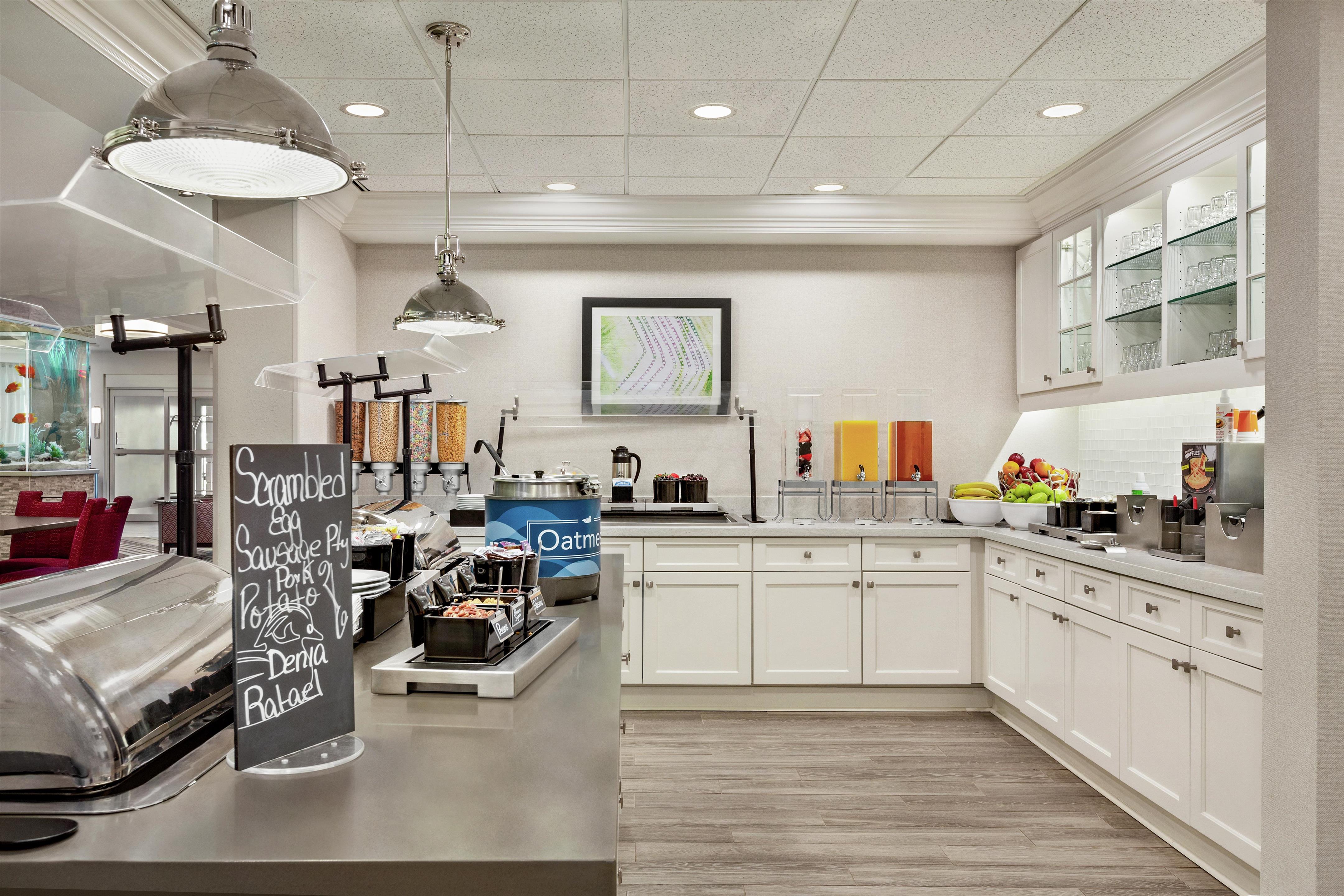 Breakfast Area | Homewood Suites by Hilton Fort Myers Airport/FGCU