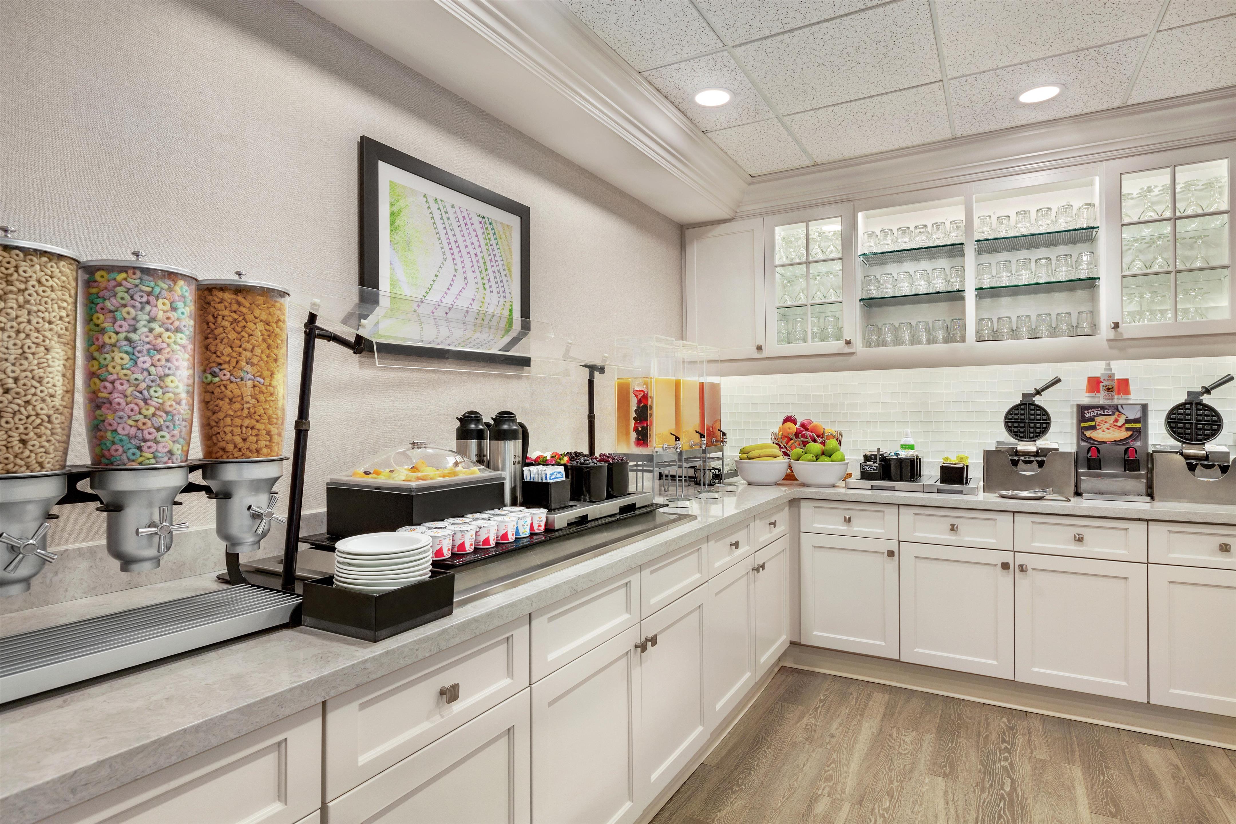 Breakfast Area | Homewood Suites by Hilton Fort Myers Airport/FGCU