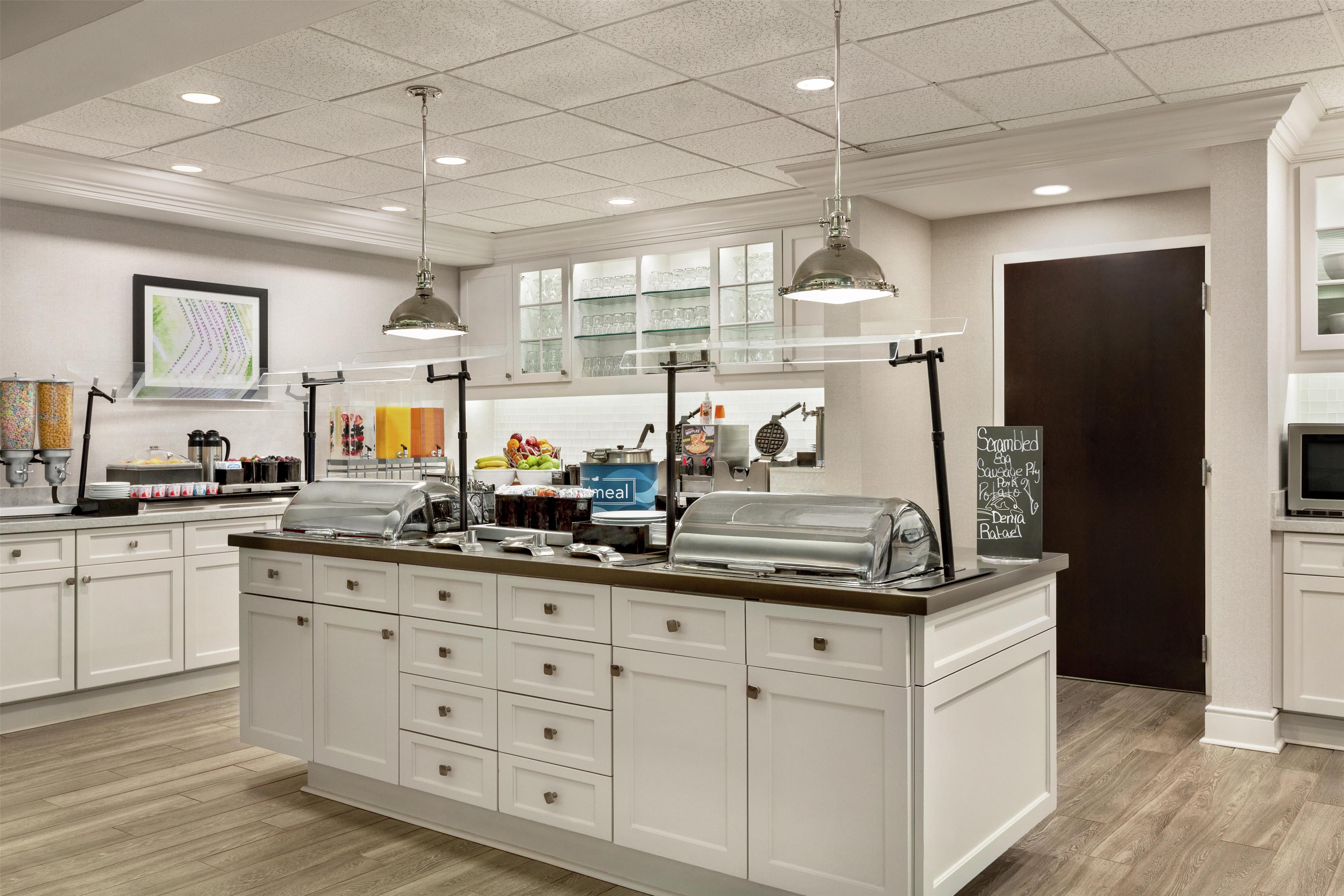Breakfast Area | Homewood Suites by Hilton Fort Myers Airport/FGCU