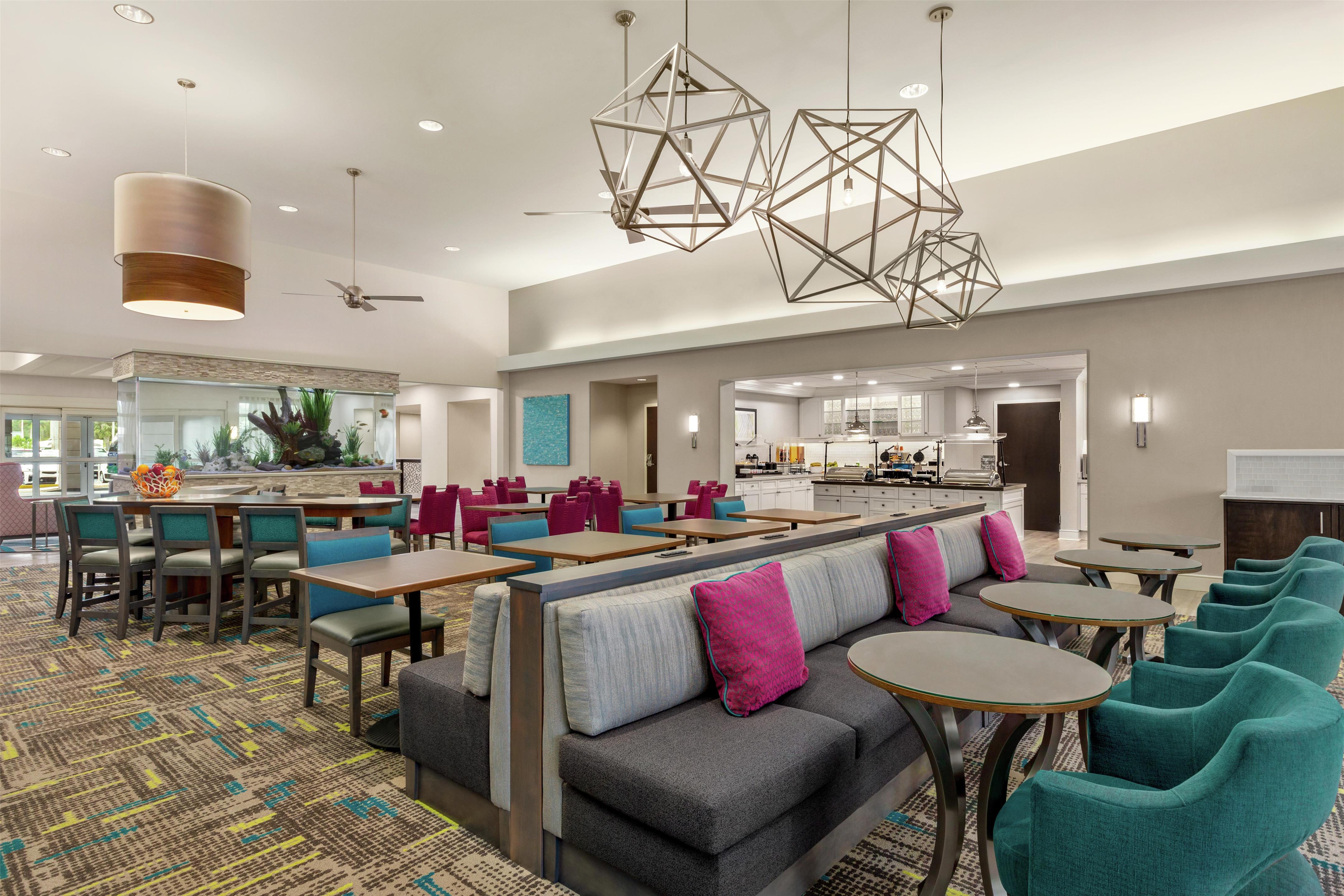 Lobby | Homewood Suites by Hilton Fort Myers Airport/FGCU