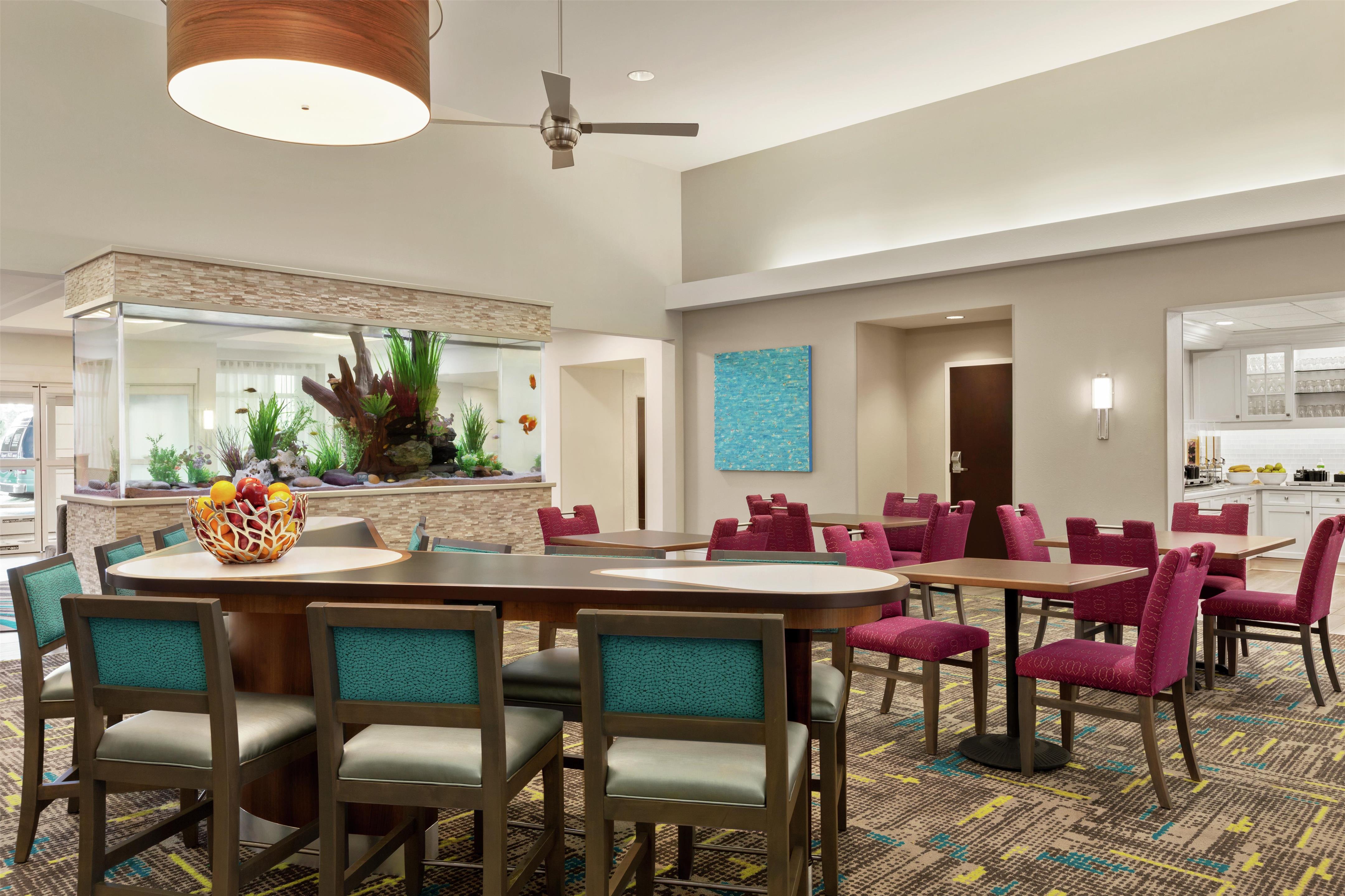 Lobby | Homewood Suites by Hilton Fort Myers Airport/FGCU