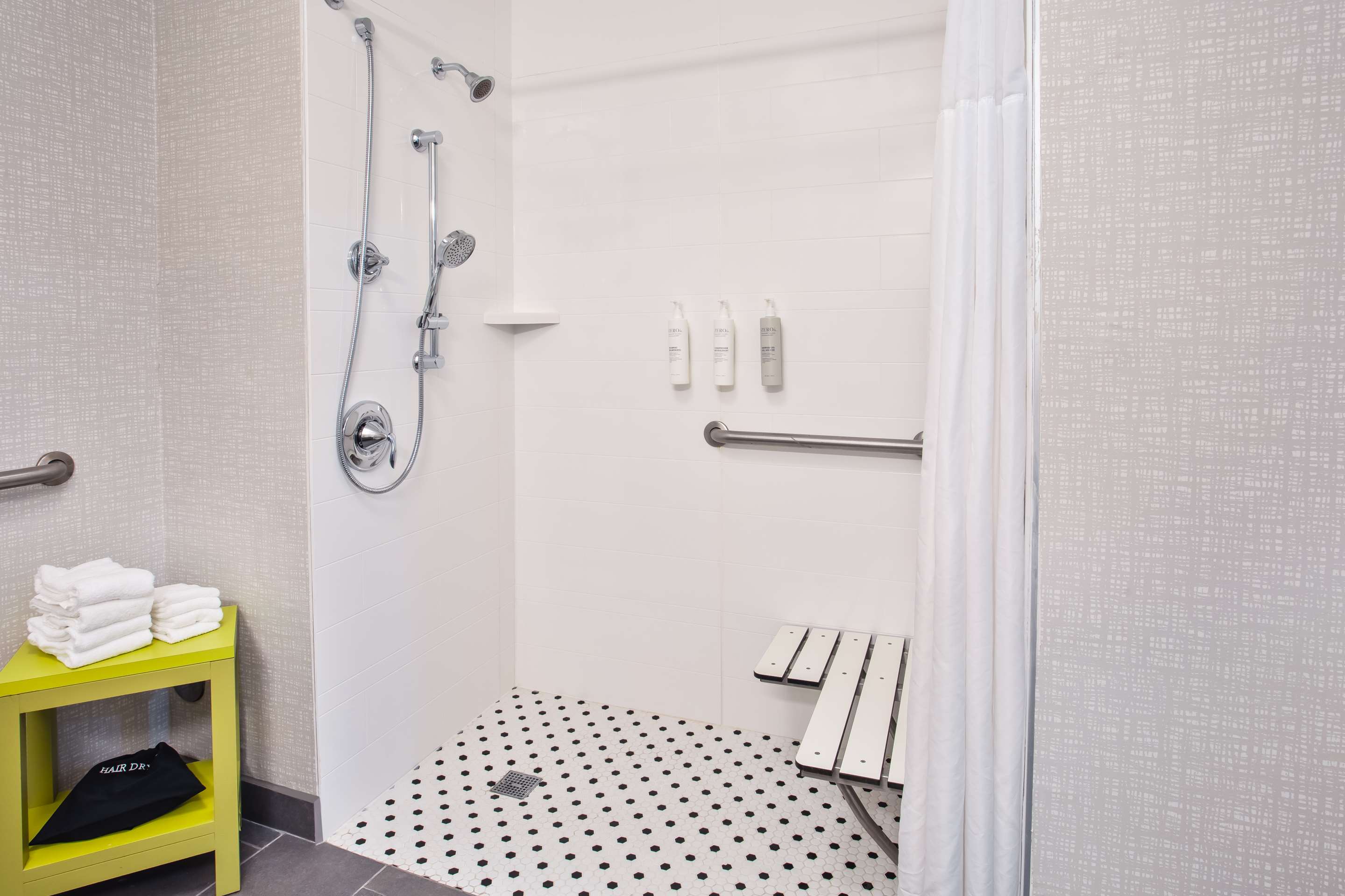 Guest room bath