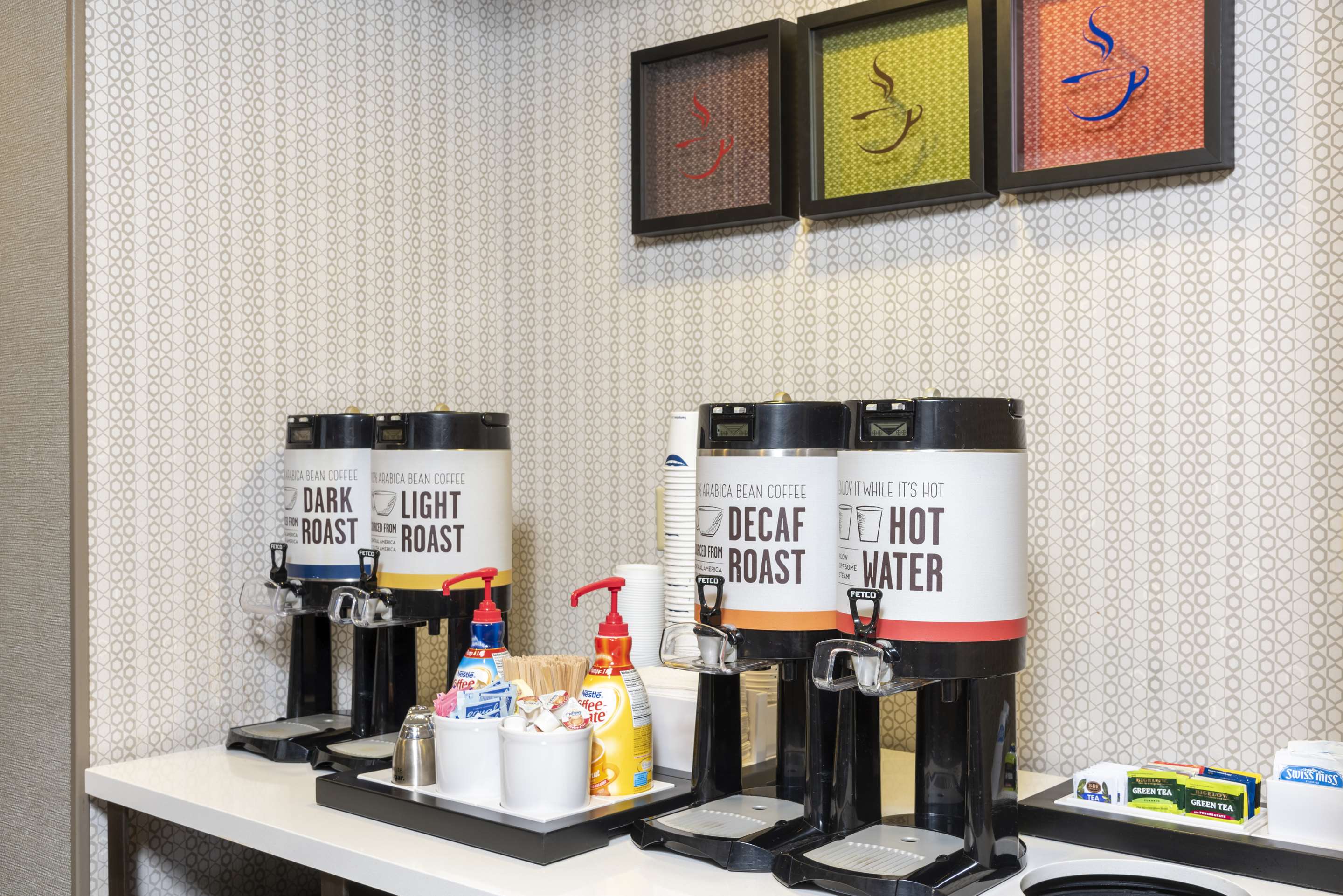 Breakfast Area | Hampton Inn & Suites Fort Myers - Colonial Blvd