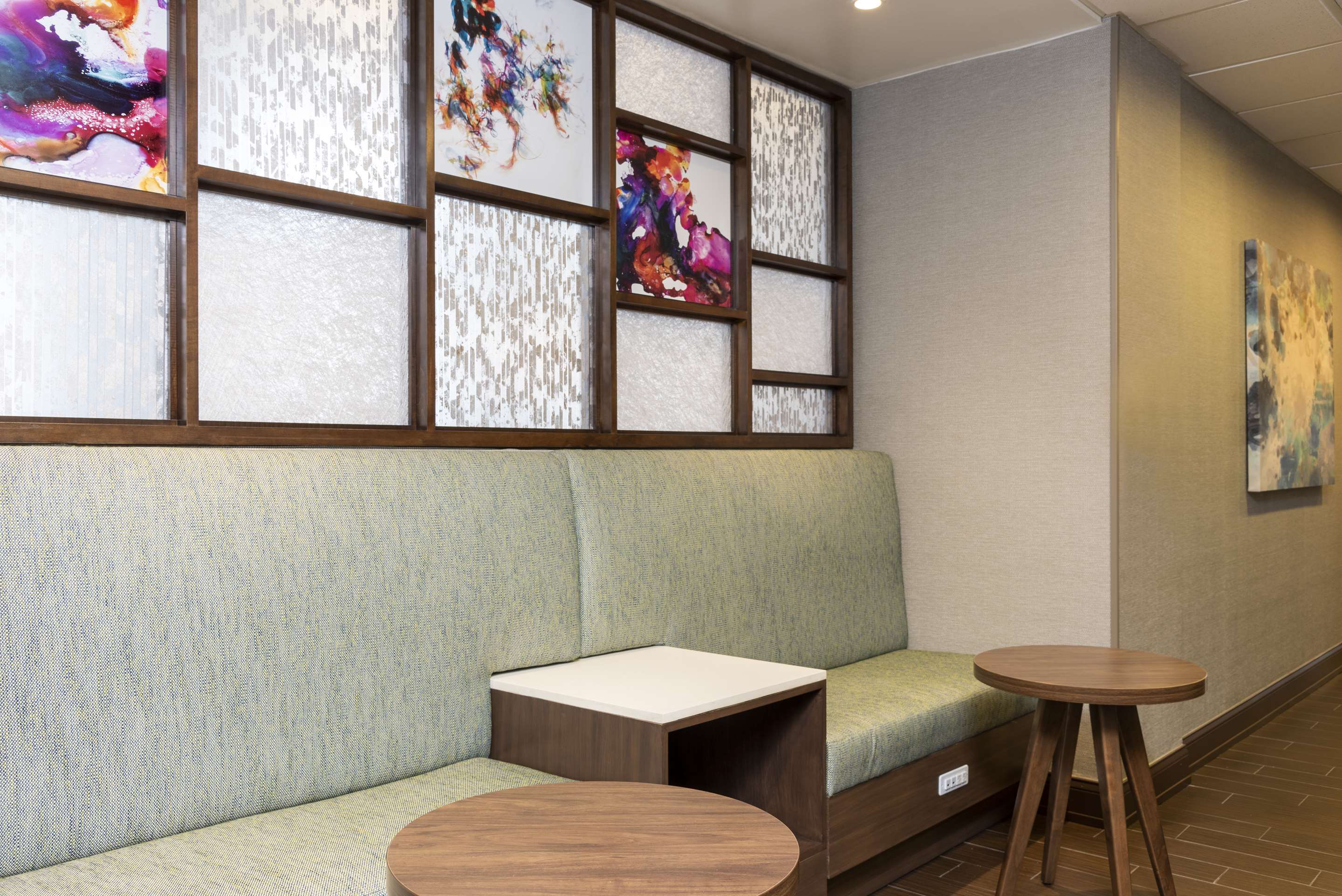Lobby | Hampton Inn & Suites Fort Myers - Colonial Blvd