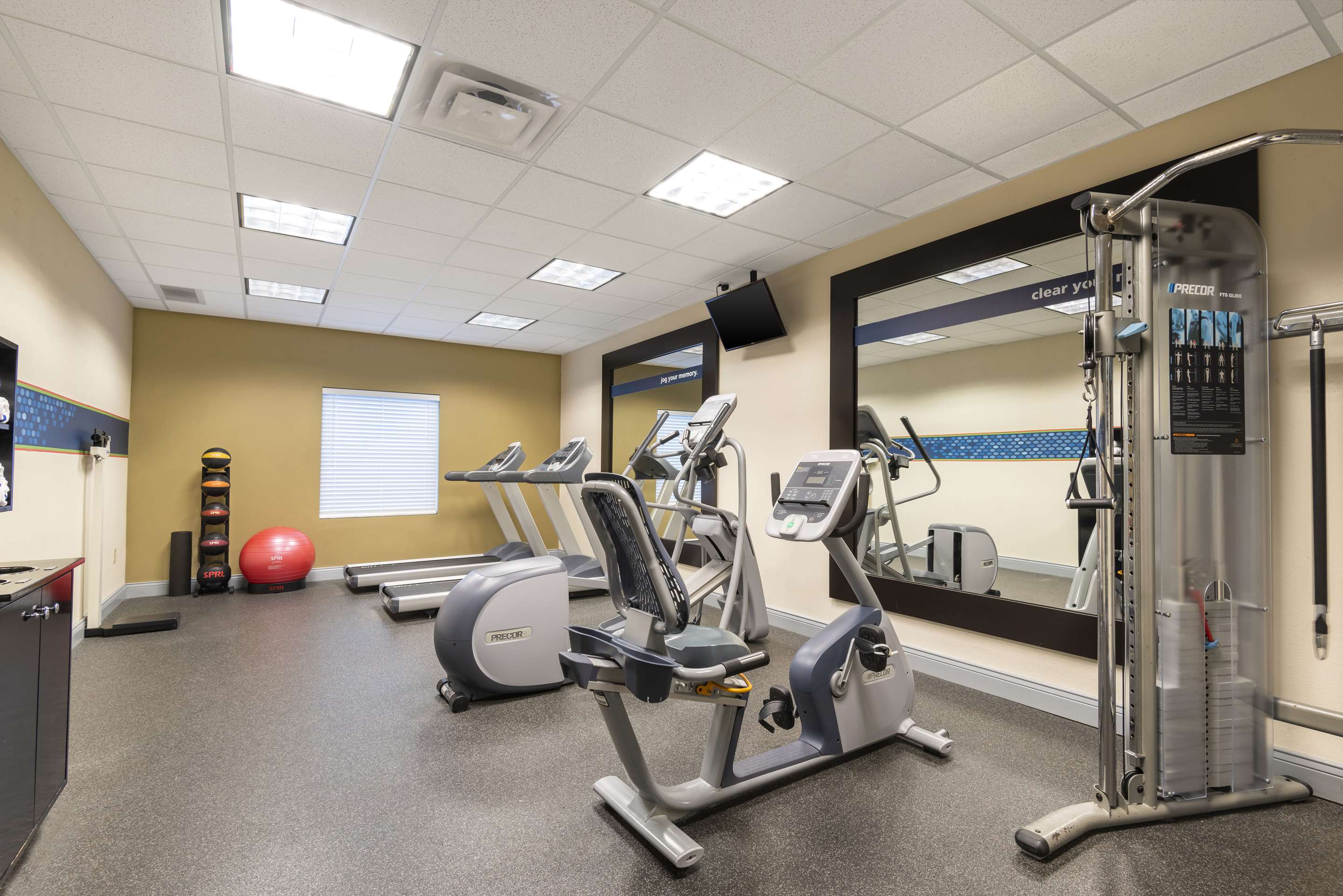 Health club fitness center gym | Hampton Inn & Suites Fort Myers - Colonial Blvd