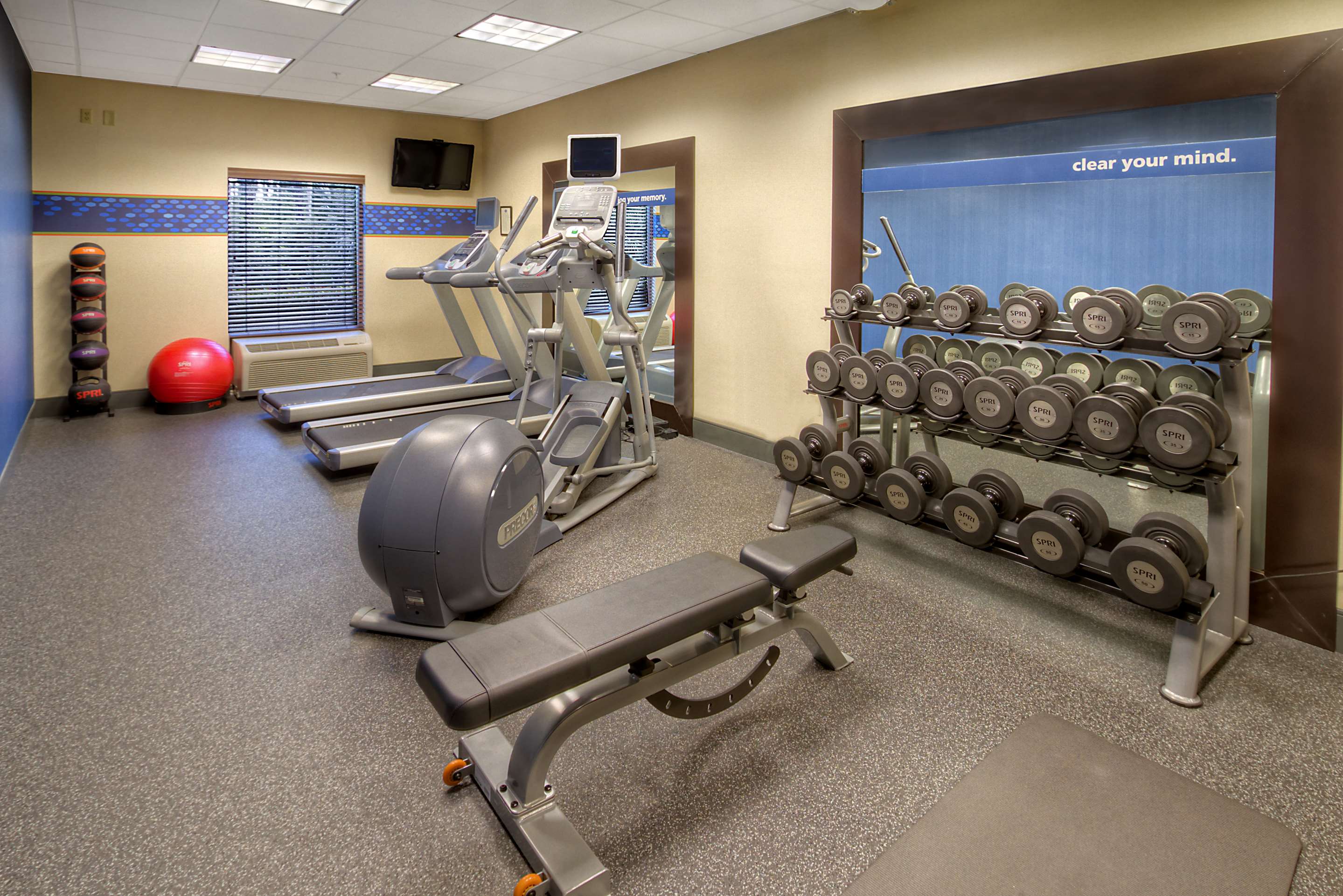 Health club fitness center gym | Hampton Inn & Suites Fort Myers-Estero/FGCU