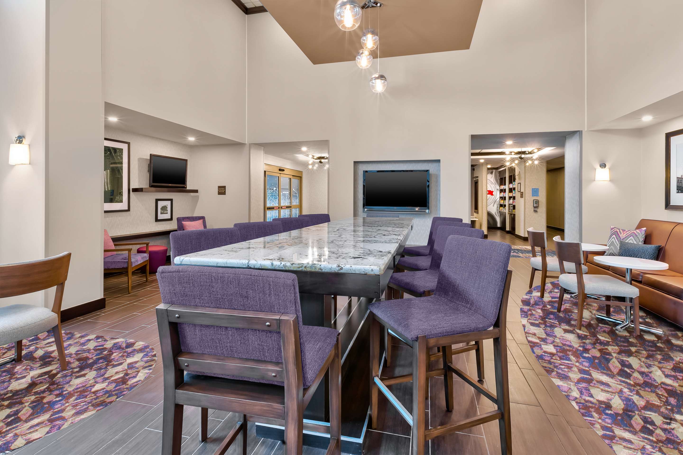 Lobby | Hampton Inn & Suites Flint/Grand Blanc