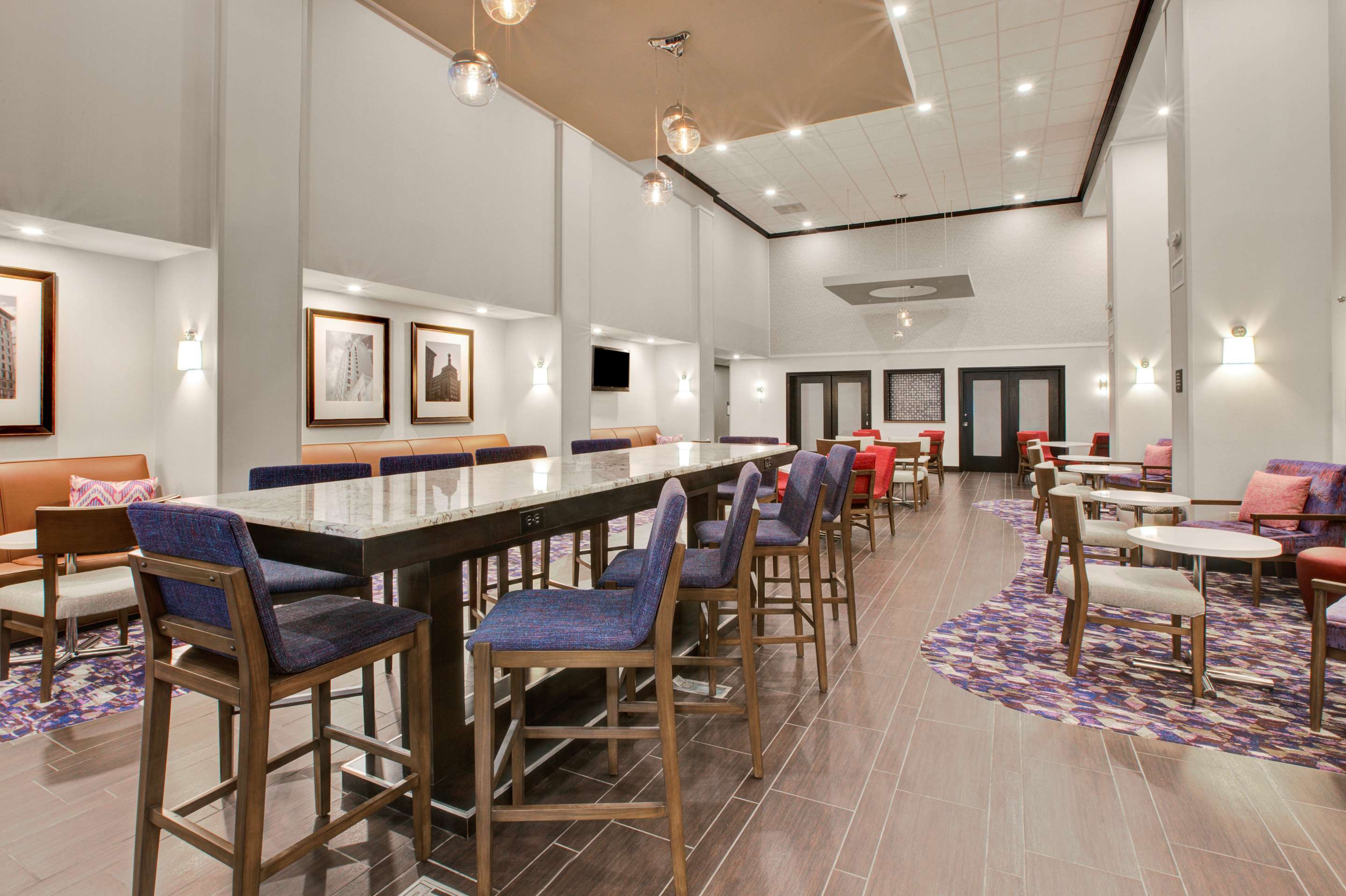 Lobby | Hampton Inn & Suites Flint/Grand Blanc