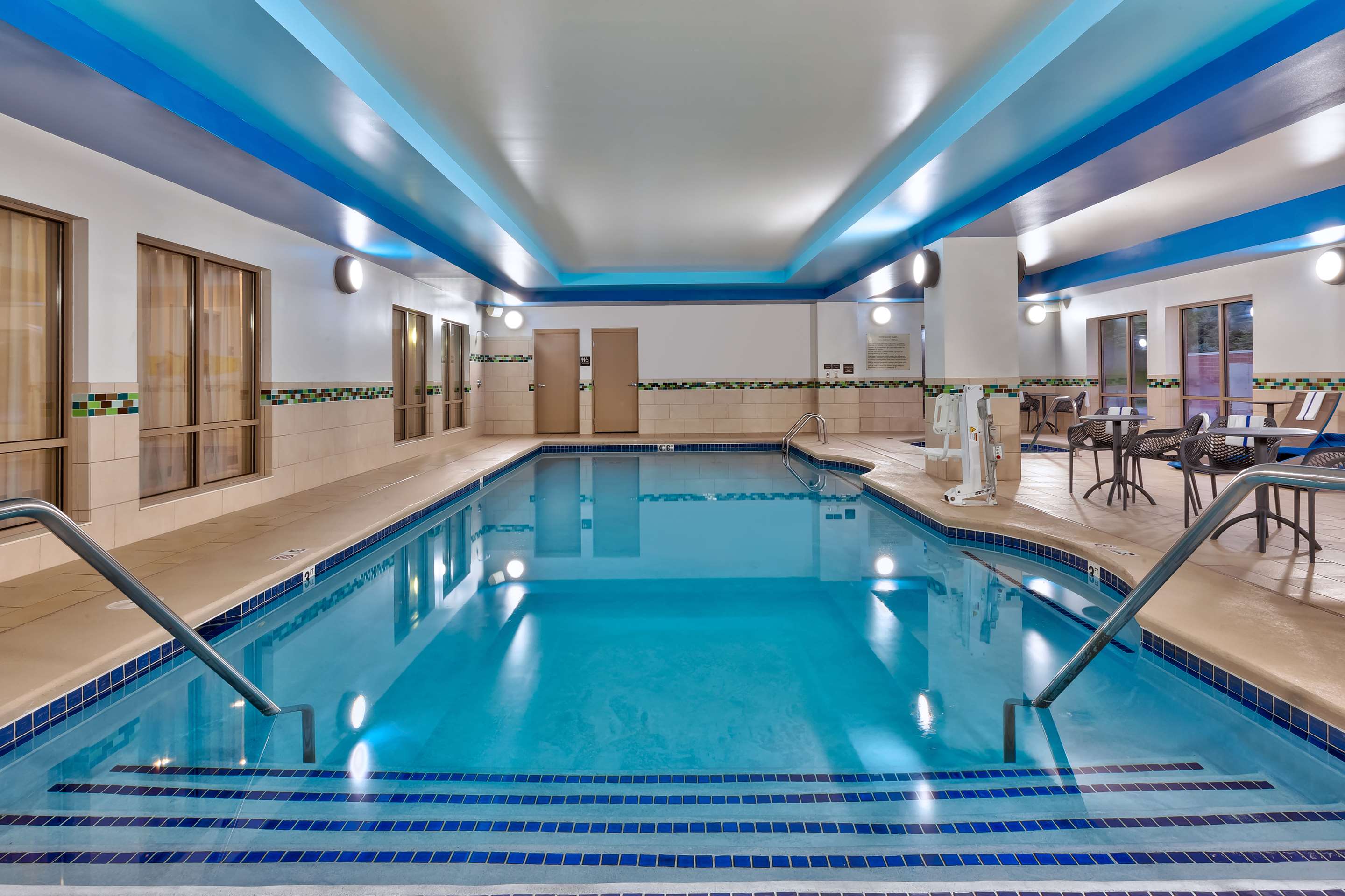 Pool | Hampton Inn & Suites Flint/Grand Blanc