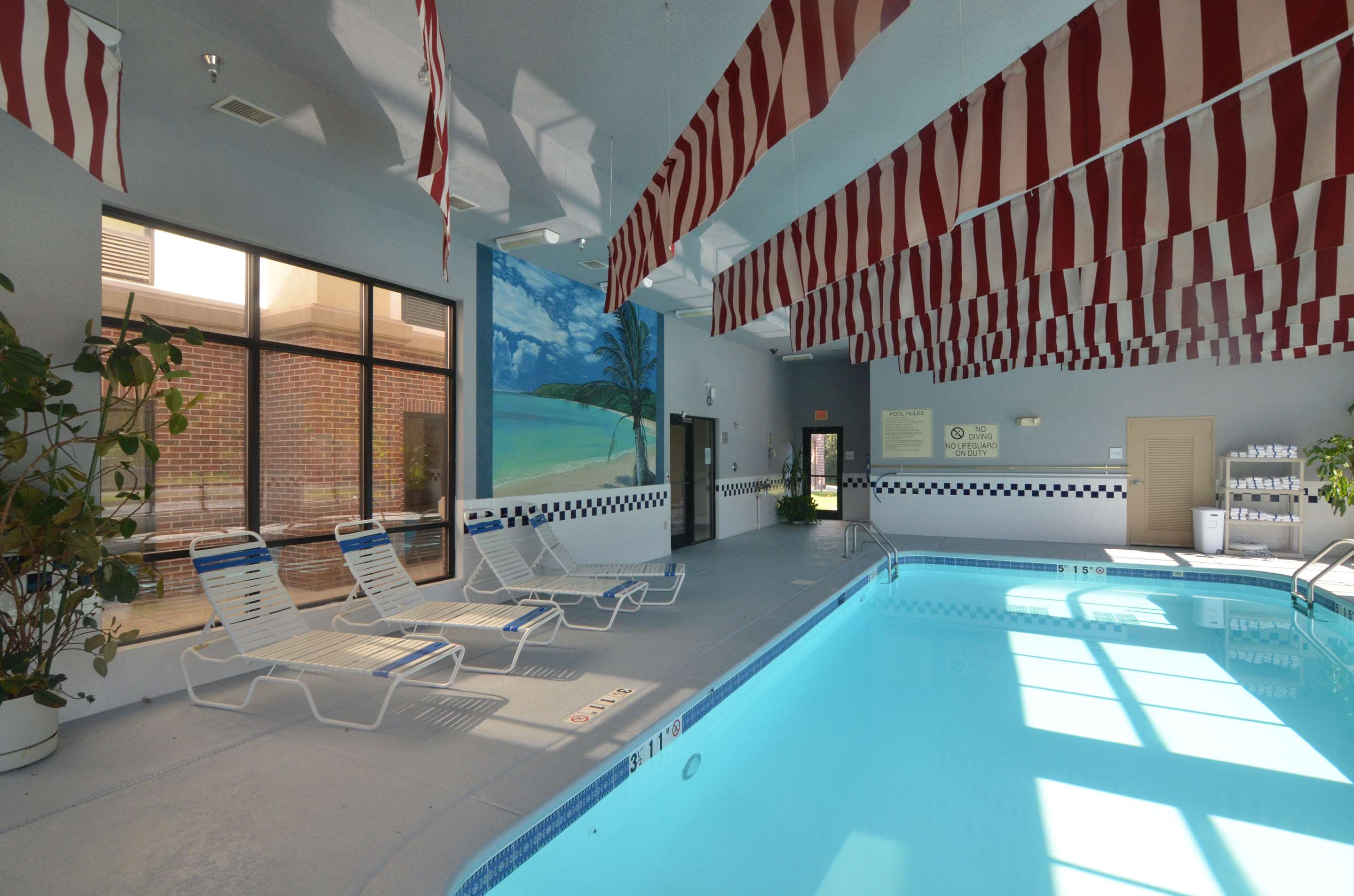 Pool | Hampton Inn Ft Payne