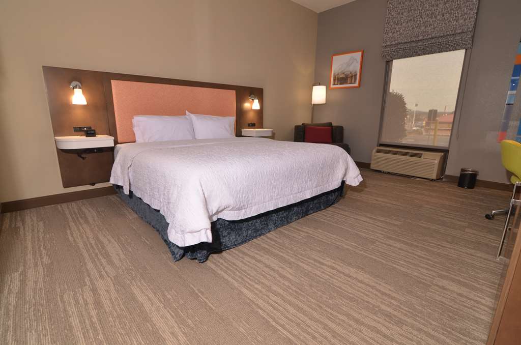 Hampton Inn Ft Payne - Tap to explore photos