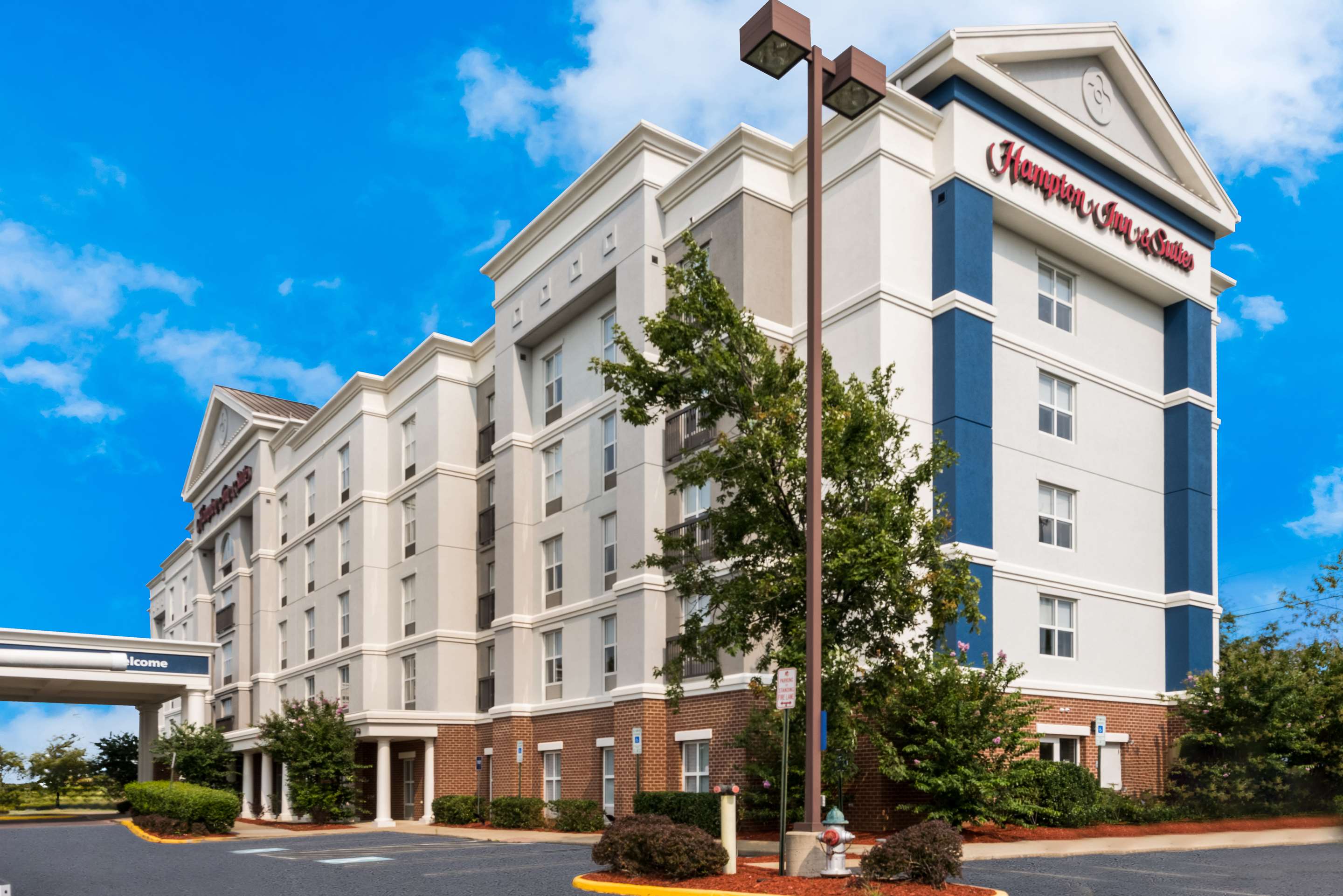 Exterior | Hampton Inn & Suites Fredericksburg-at Celebrate Virginia