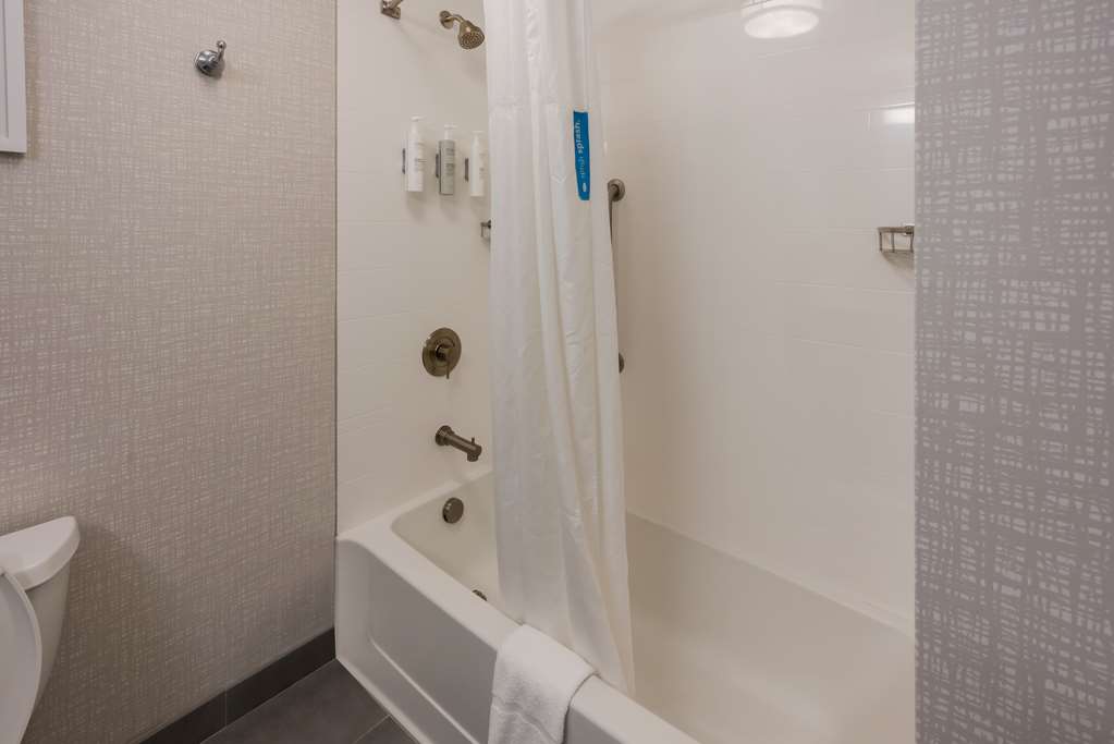 Hampton Inn &amp; Suites Fredericksburg-at Celebr-guestroom-Guest Room,Bathroom,On-Site.jpg