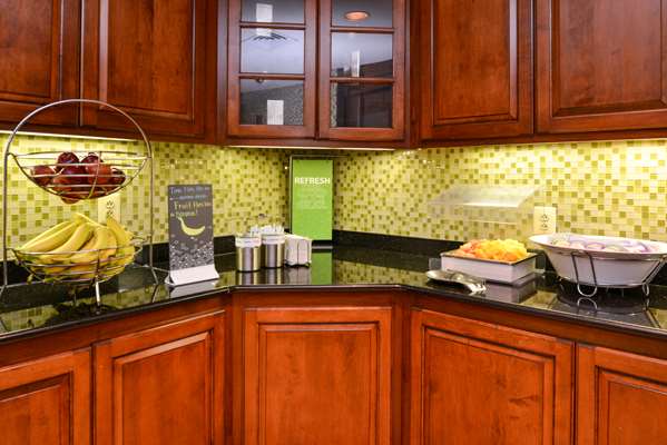 Amenities - Hampton Inn & Suites Market Street Fredericksburg - I-95, Exit 126