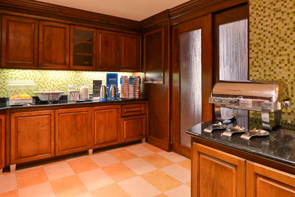 Amenities - Hampton Inn & Suites Market Street Fredericksburg - I-95, Exit 126