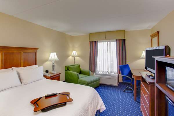  - Hampton Inn & Suites Market Street Fredericksburg - I-95, Exit 126