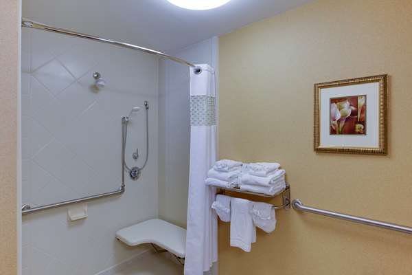  - Hampton Inn & Suites Market Street Fredericksburg - I-95, Exit 126