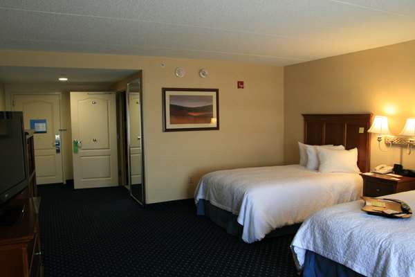  - Hampton Inn & Suites Market Street Fredericksburg - I-95, Exit 126