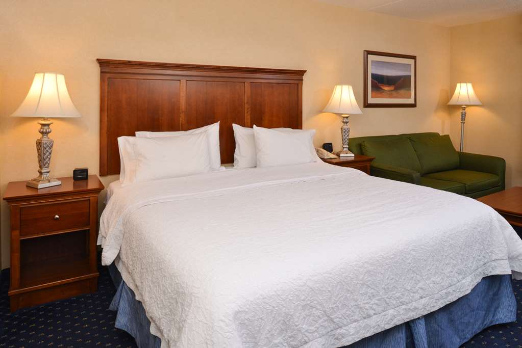 Hampton Inn & Suites Fredericksburg South - Tap to explore photos
