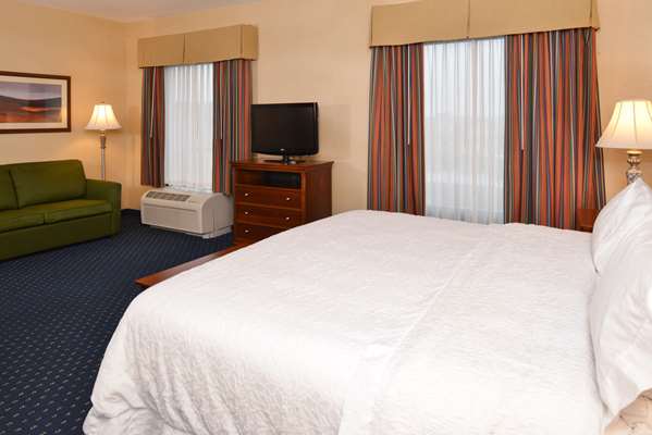  - Hampton Inn & Suites Market Street Fredericksburg - I-95, Exit 126