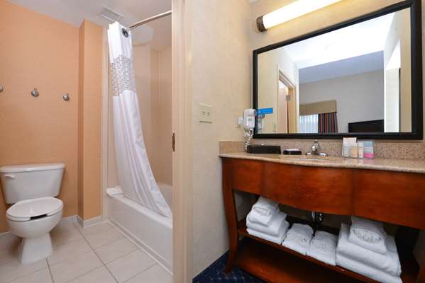  - Hampton Inn & Suites Market Street Fredericksburg - I-95, Exit 126