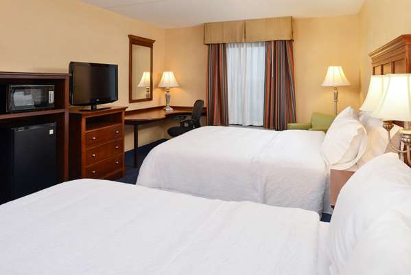  - Hampton Inn & Suites Market Street Fredericksburg - I-95, Exit 126