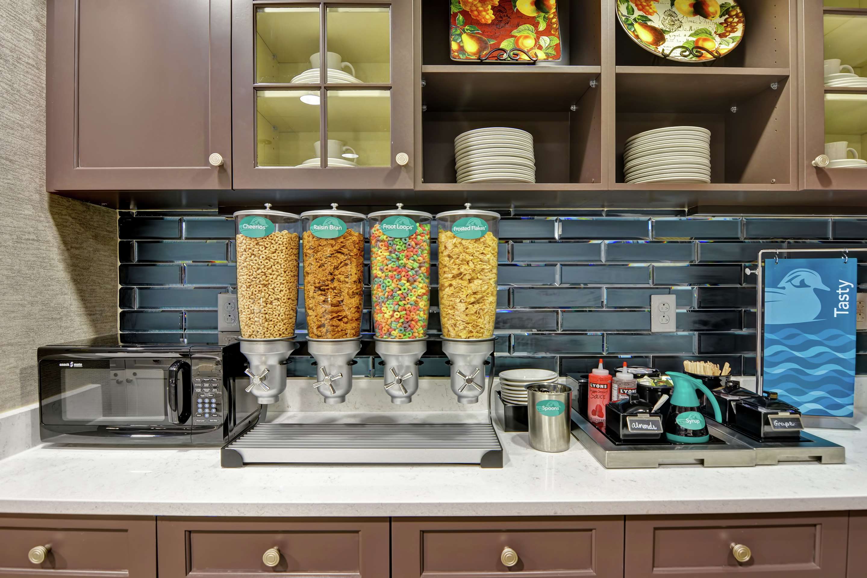 Breakfast Area | Homewood Suites Fredericksburg