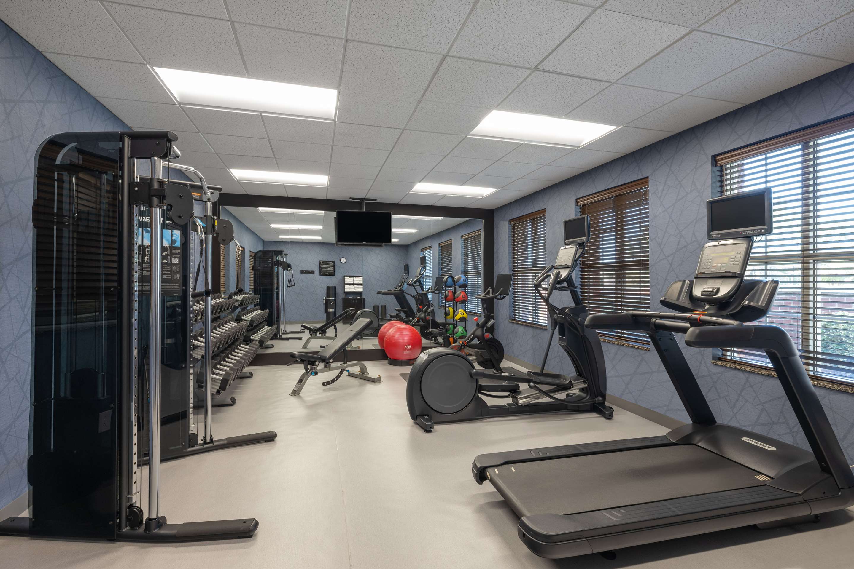 Health club fitness center gym | Homewood Suites Fredericksburg