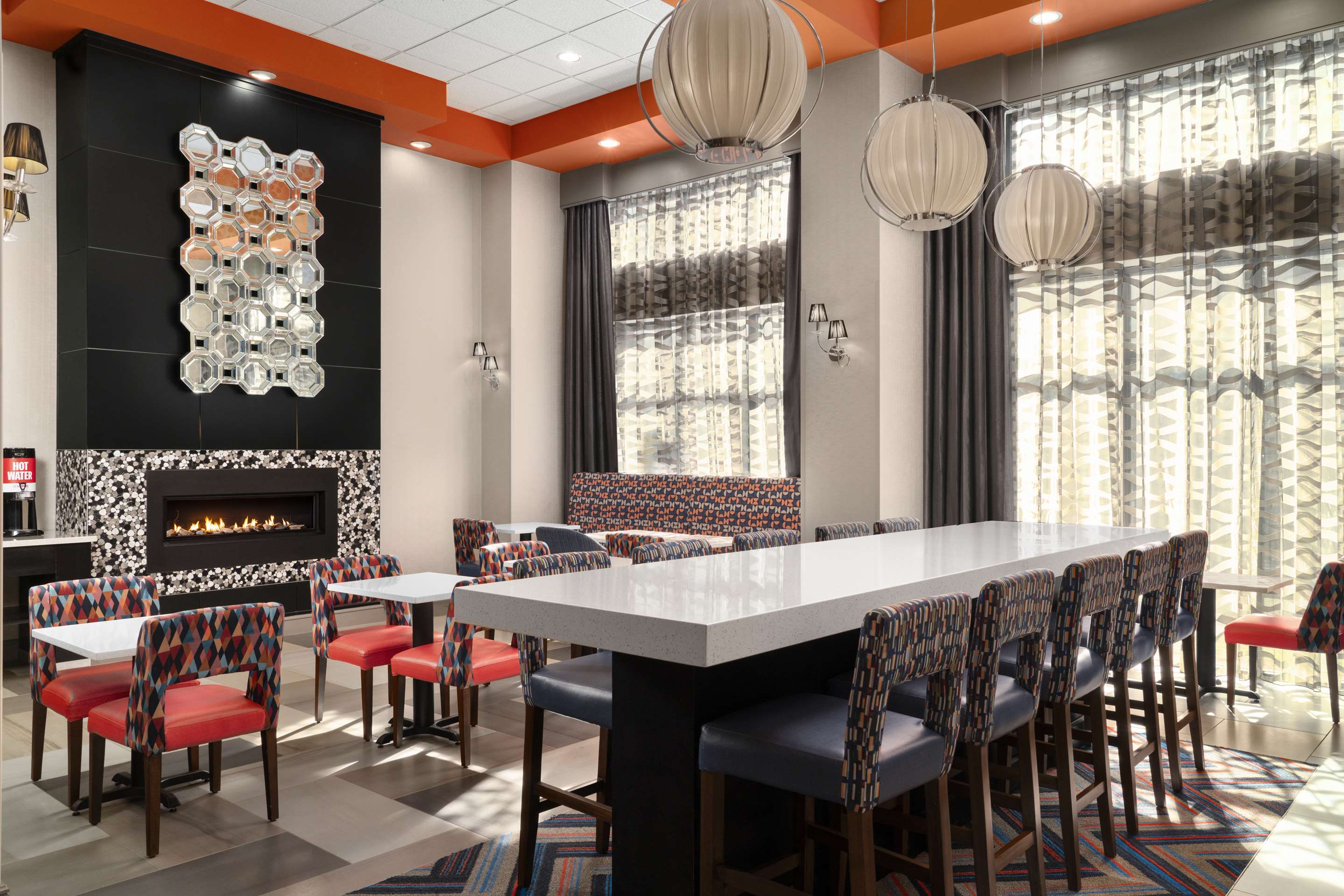 Lobby | Hampton Inn Stafford/Quantico & Conference Center