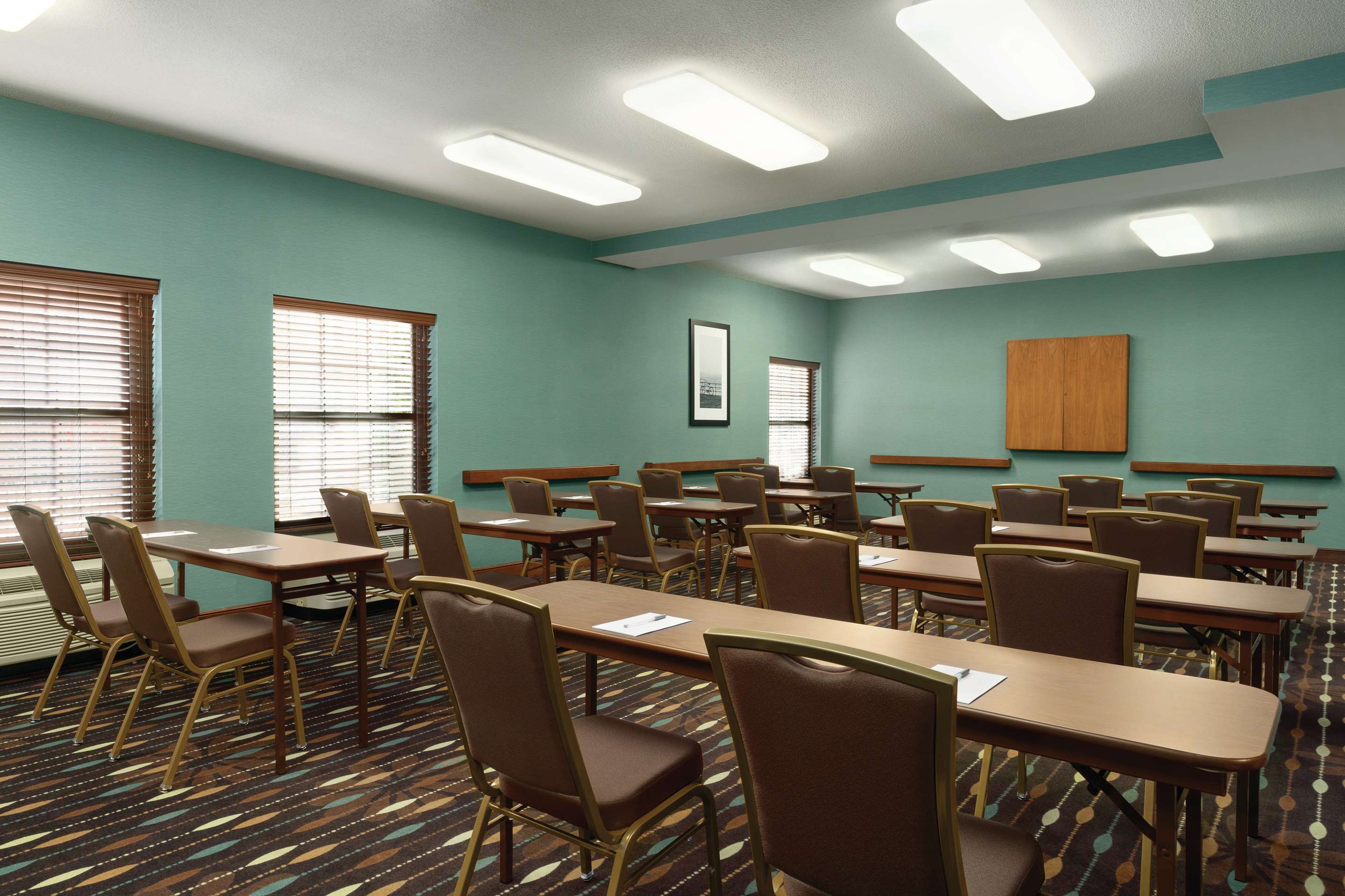 Meeting Room | Hampton Inn Franklin/Milford