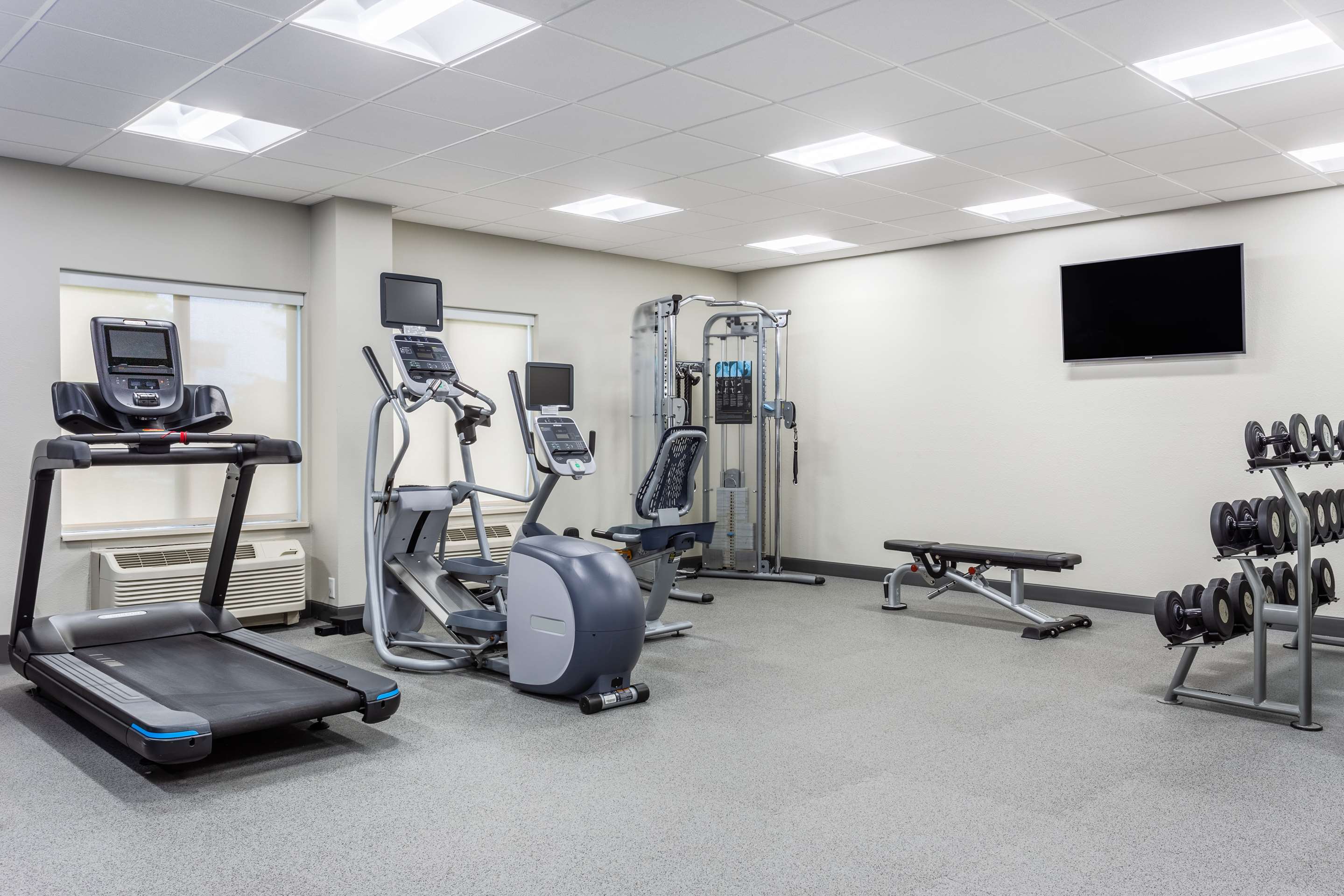 Health club fitness center gym | Hampton Inn Sioux Falls