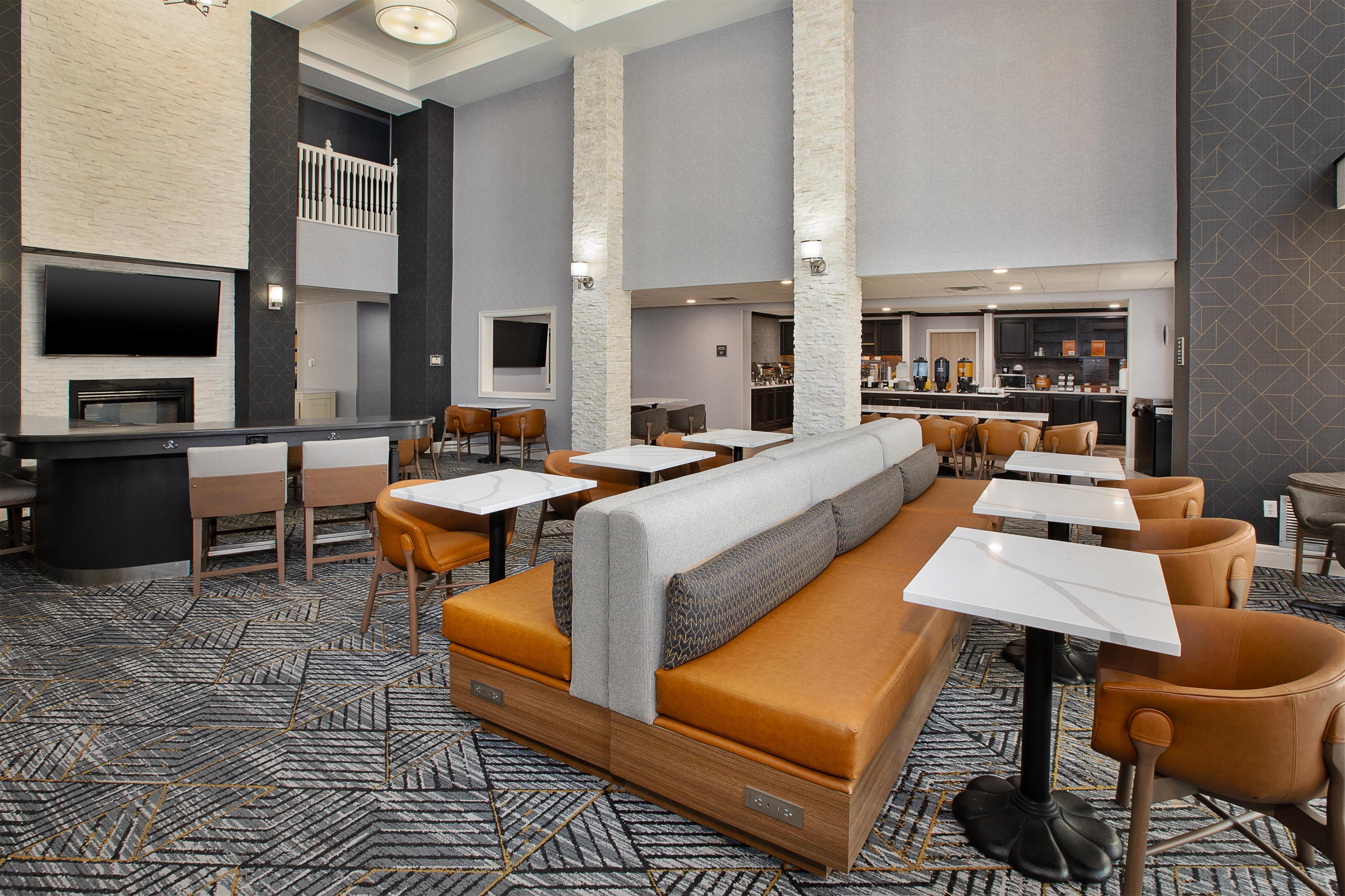 Breakfast Area | Homewood Suites by Hilton Sioux Falls