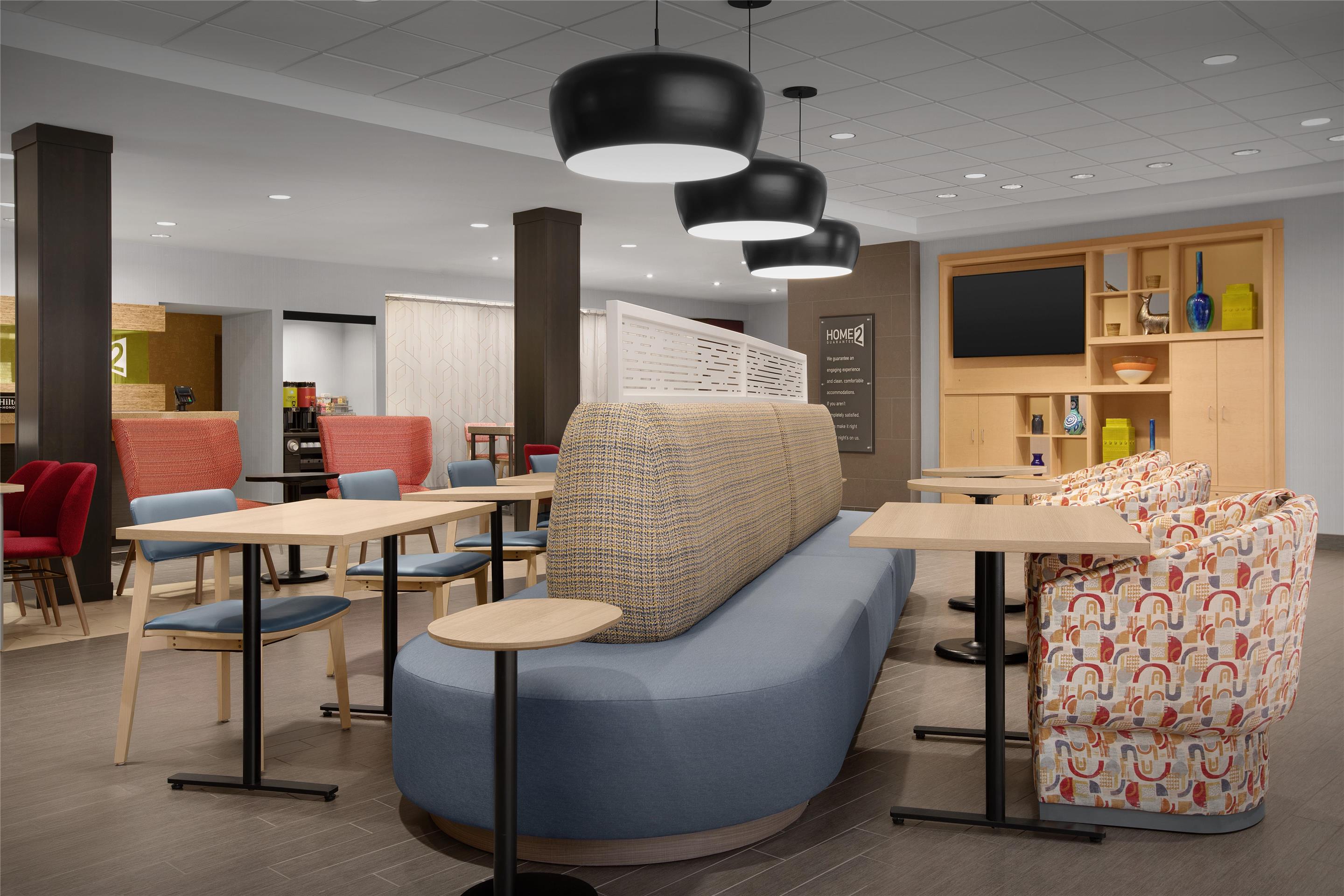 Lobby | Home2 Suites By Hilton Sioux Falls/Sanford Medical Center