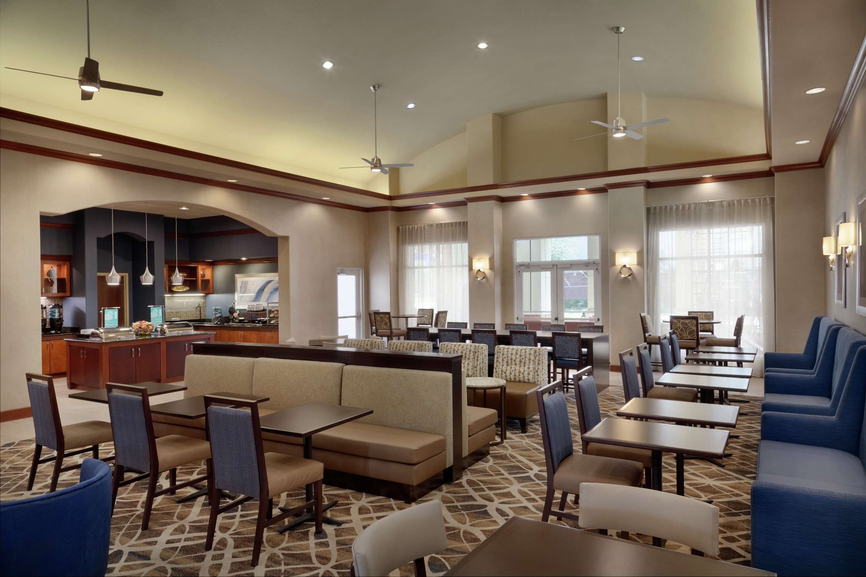 Breakfast Area | Homewood Suites by Hilton Fort Smith