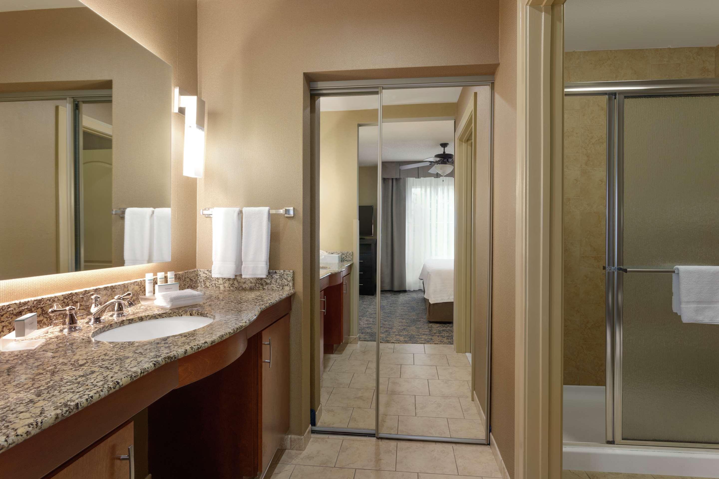 Guest room bath