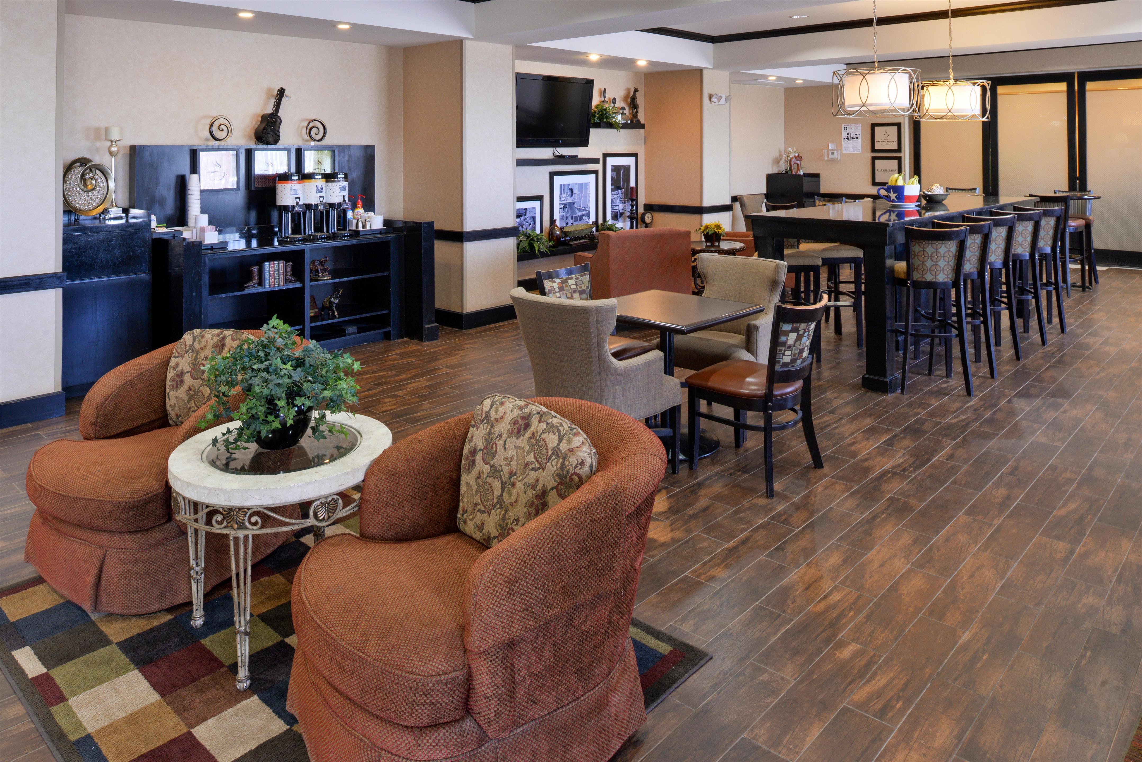 Restaurant | Hampton Inn Pecos