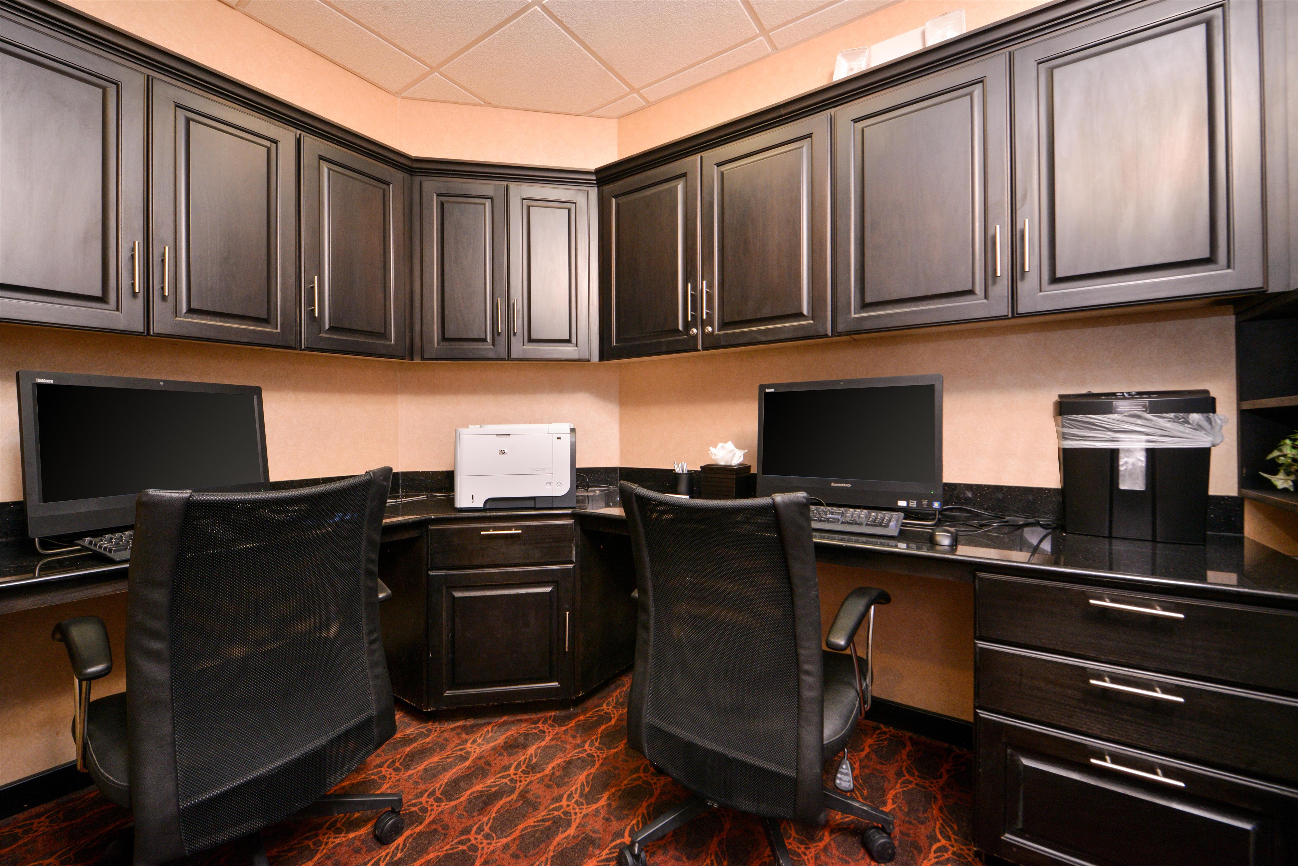 Business Center | Hampton Inn Pecos