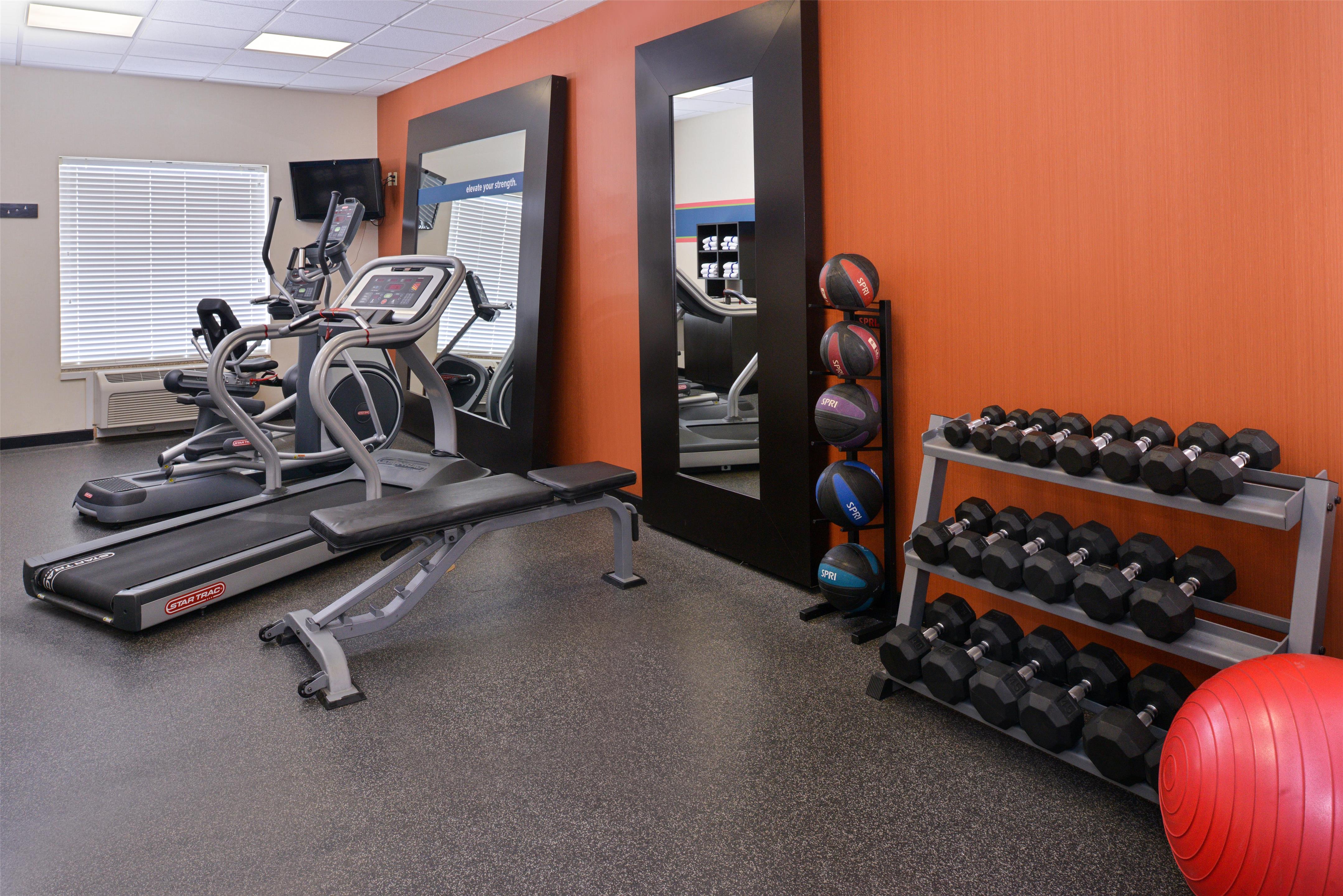 Health club fitness center gym | Hampton Inn Pecos