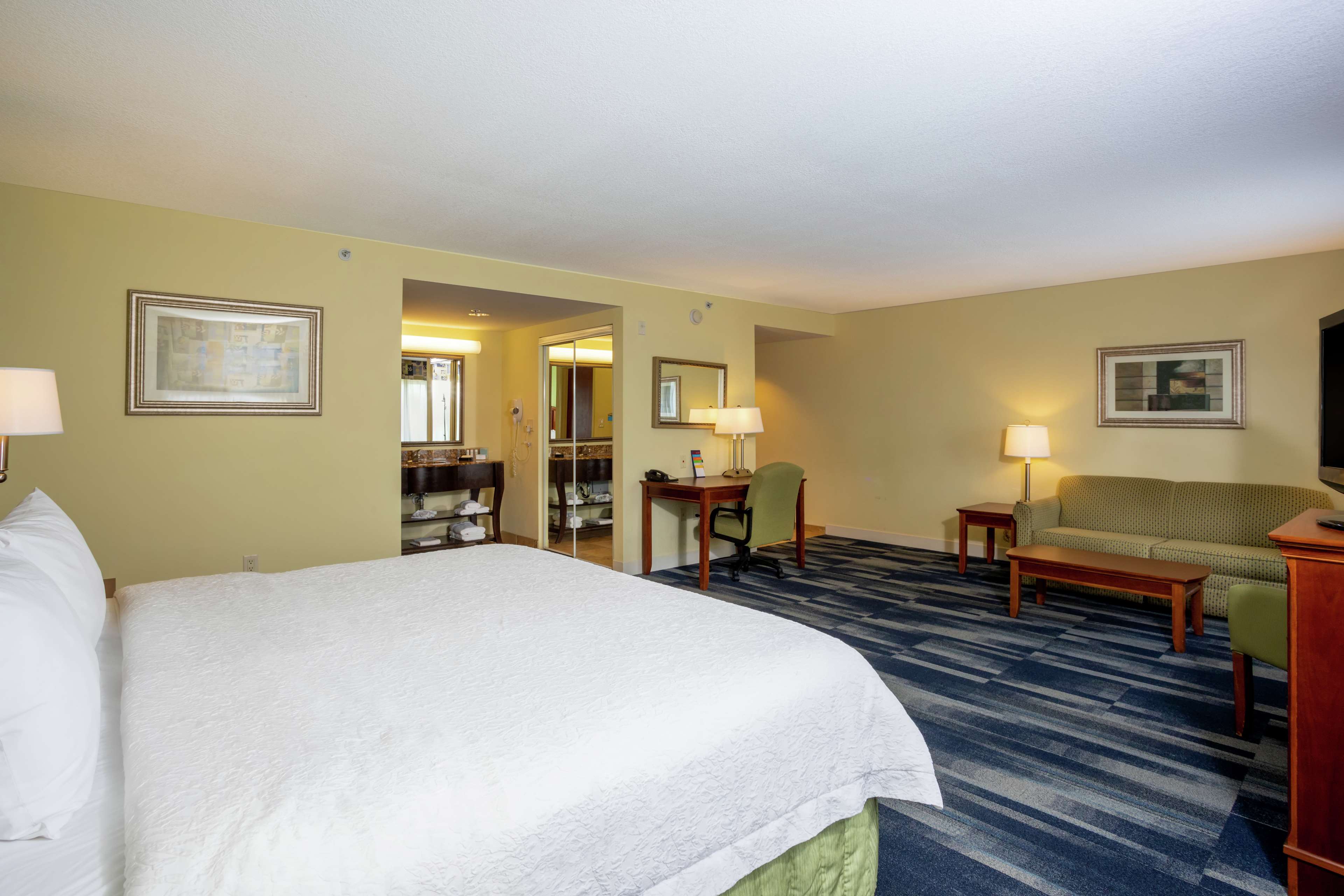Hampton Inn & Suites Ft. Pierce Room Type - 1 KING STUDIO STE NONSMOK