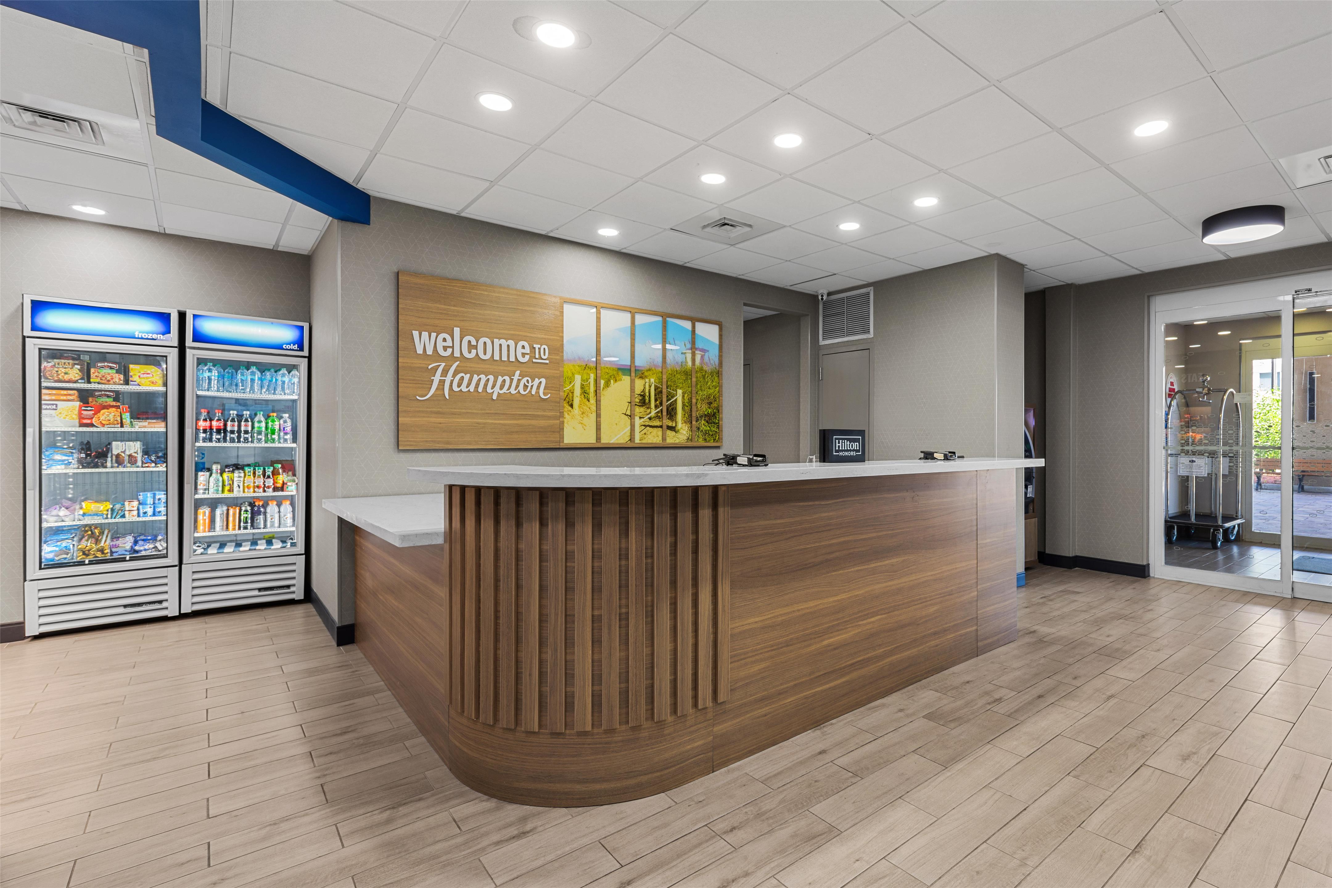 Reception | Hampton Inn & Suites Ft. Pierce